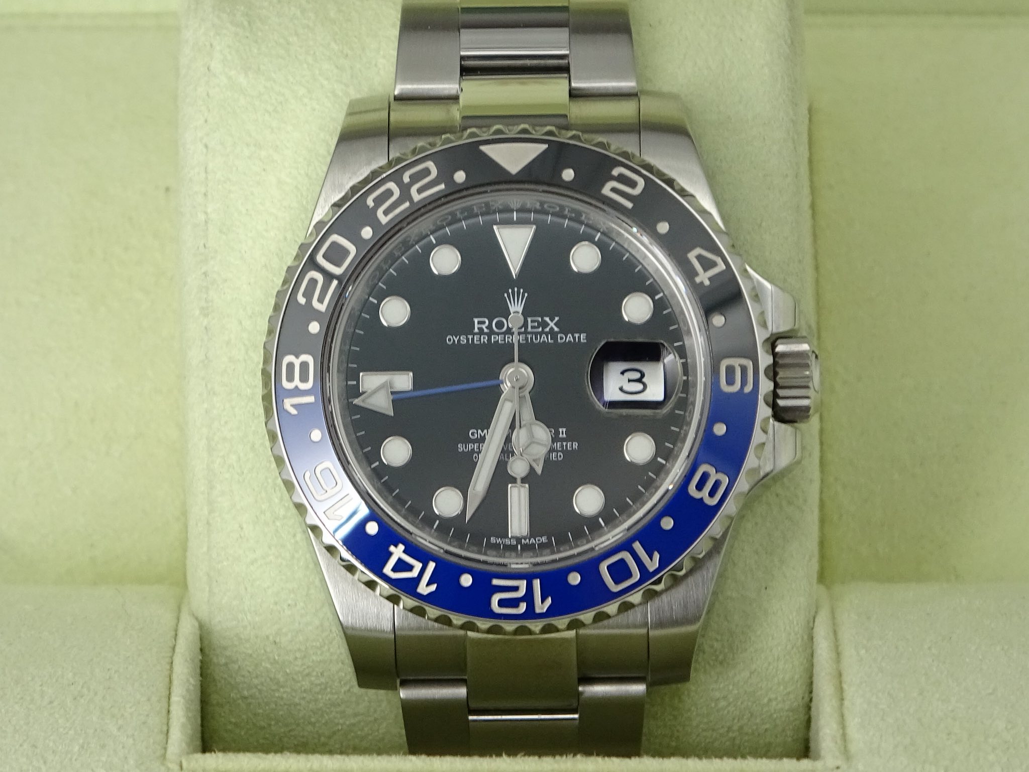 May be an image of wrist watch and text that says '2 4 ROLEX EX OYSTER PERO PERPETU ROETUALD TUAL DATE OYSTERPERETUALDATE TE GM SUPER II ETER IED ED 6 UNI 精平雅 SWESMADE 大 8 10 12'