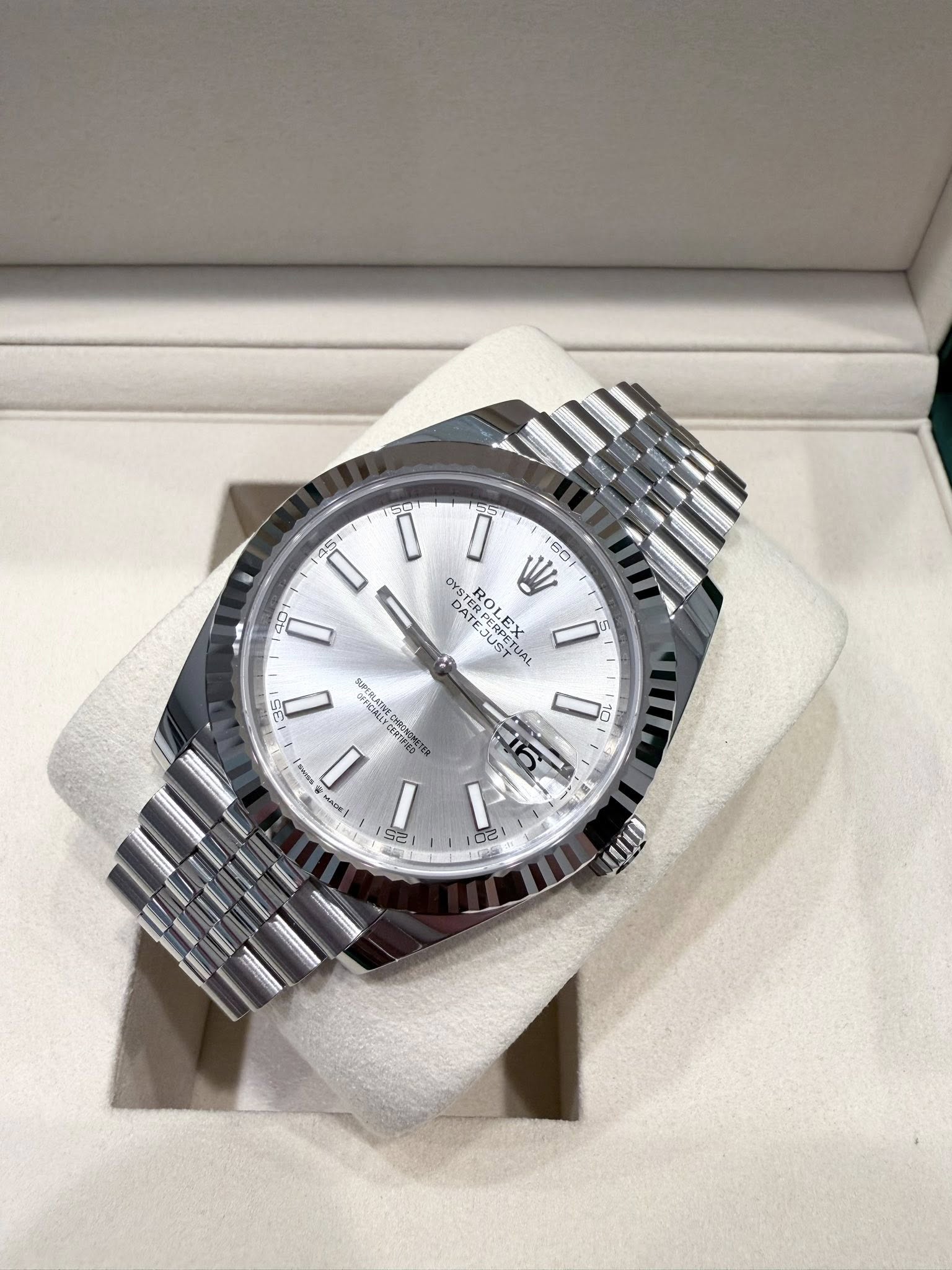 May be an image of wrist watch and text that says 'D I I OYS ROLEX W 60 40 DATE ANPERCA TERPERPET ERALA ROLEX 田 AEL EX ምፖ RPET DATEJUST RPEDPETUA 入イ TUAL 5 35 D yPEBAP ค VORONED…