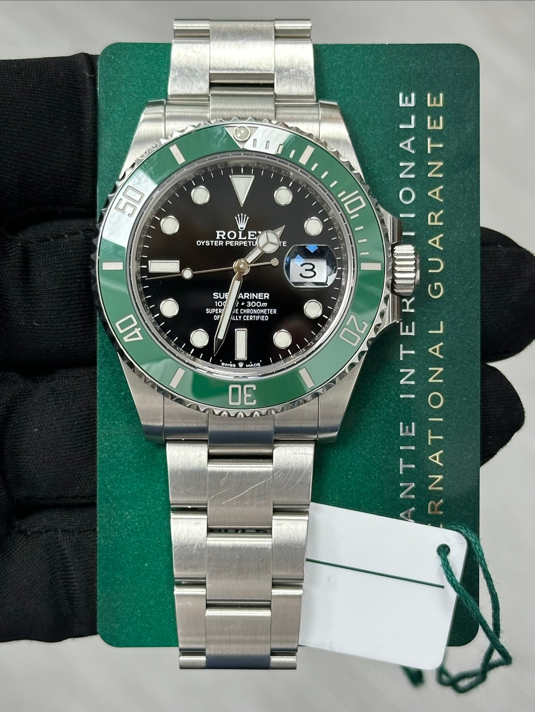 May be an image of wrist watch and text that says '50 ROLEZ E OYSTE OYSTERP OYSTERPERPETU PERPETU E su SUPER ARINER OM LLYCERTIFIED 40 s Smi MÁDE 4O 30 EC 1O IONALE 3 20…