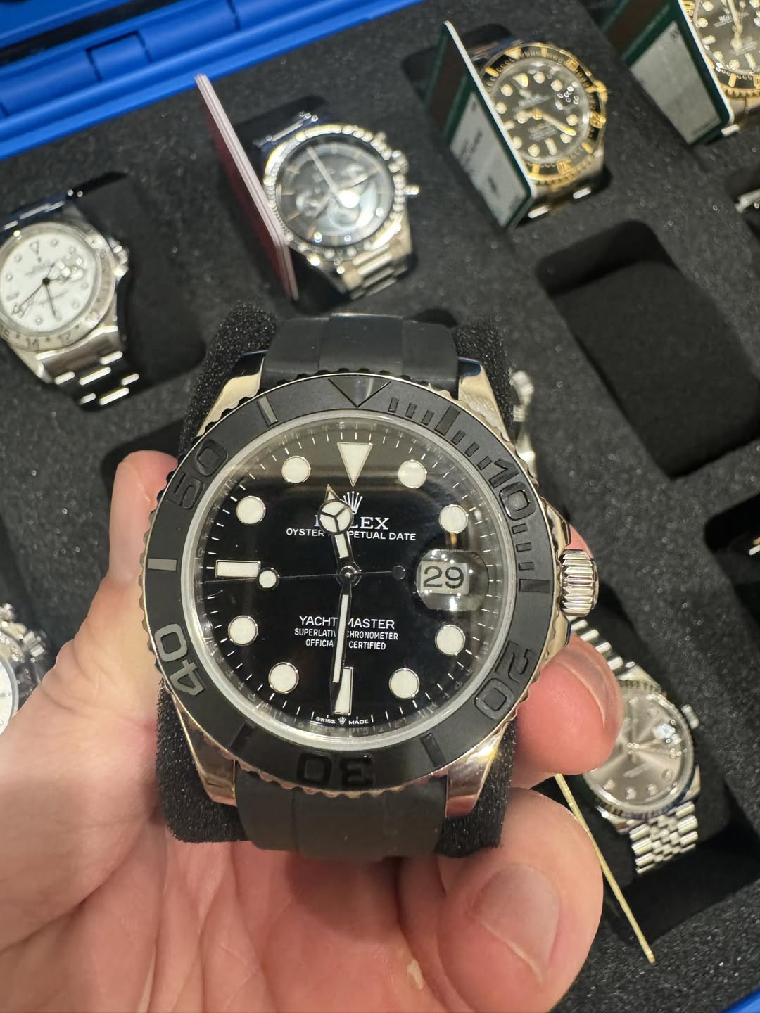 May be an image of wrist watch and text that says 'Po reP M- N EX OYSTER OYSTERXDATE PETUAL DATE 29 YACHT MASTER SUPE SUFERLA YACHTASTER FERLATA OFFICI OFFICIA HONOME ER CERTIFIED…