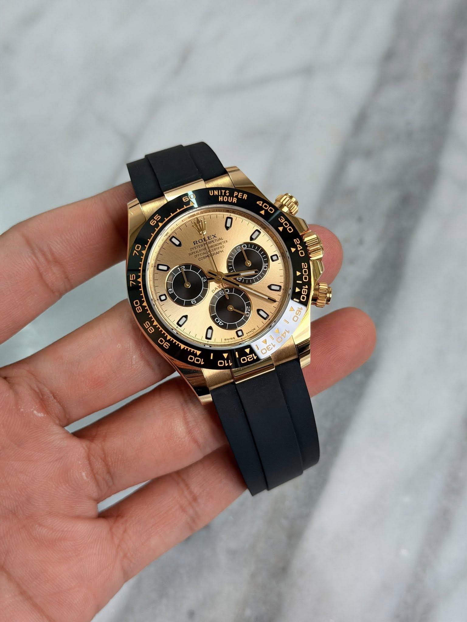 May be an image of wrist watch and text that says 'UNITSPE UNI HOUR 6 65 40 EXЛ O6 o 300 240 IIM 0 200 o 180 H លញ់ 0 in 160 VD CL 0EL O လ م D O0 OI 0 0ι 1E'