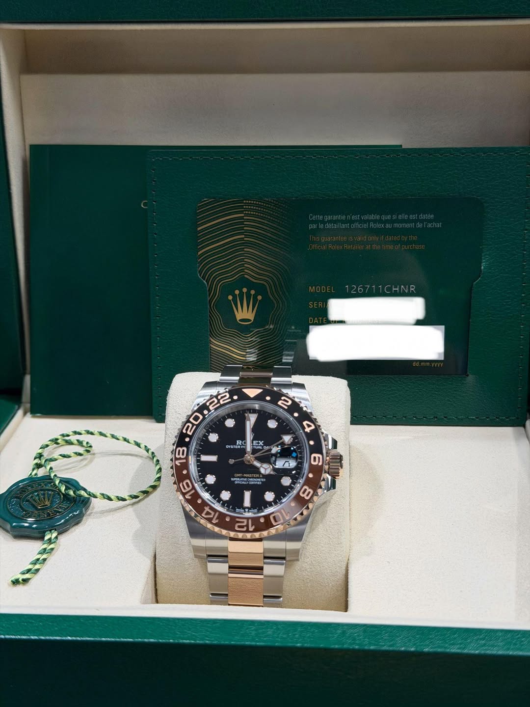 May be an image of wrist watch and text that says '2 ٥ EX 0ε PERANEO 6 6 + 4 း X 8'