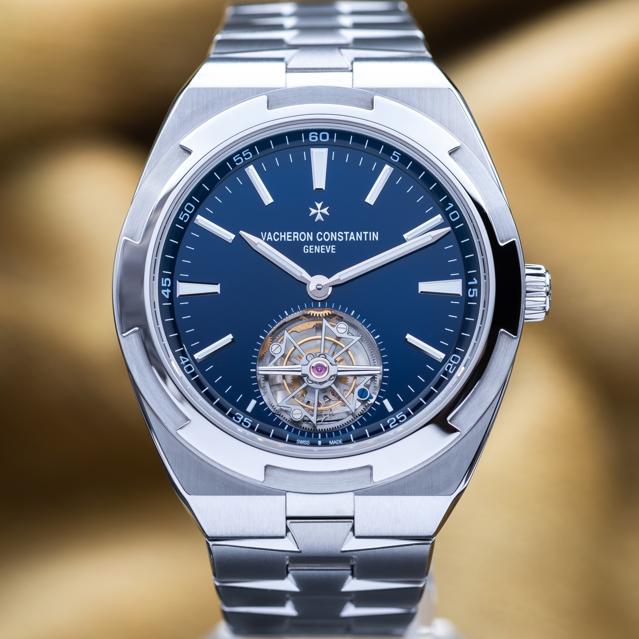 May be an image of wrist watch and text that says '60 55 / 5 50 VACHERON CONSTANTIN GENEVE 10 451 n F1 15 Of 국 0리 35 35 อุ NANDH 25'