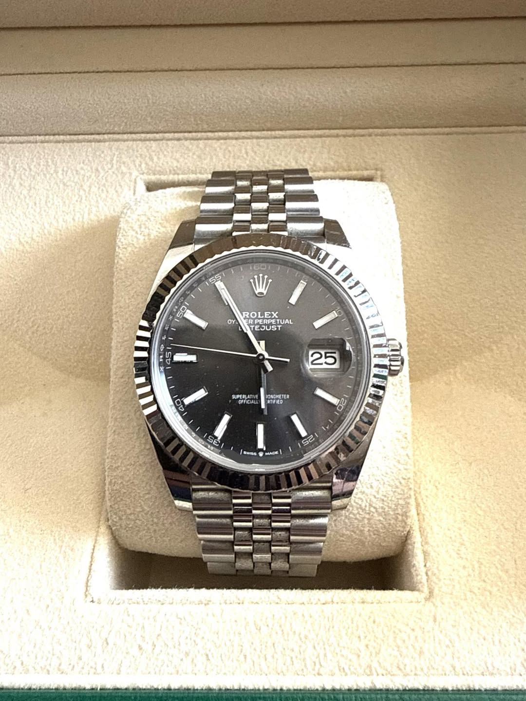 May be an image of wrist watch and text that says 'SS JU 60 W 50 OY. ROLEX TEJUST EJUST PERPETU PERPETUAL TUAL SUPERLAT OFFIGALL RONCMETE ИTPH RTFE参 20 35 a ح BwIss MADE Se…