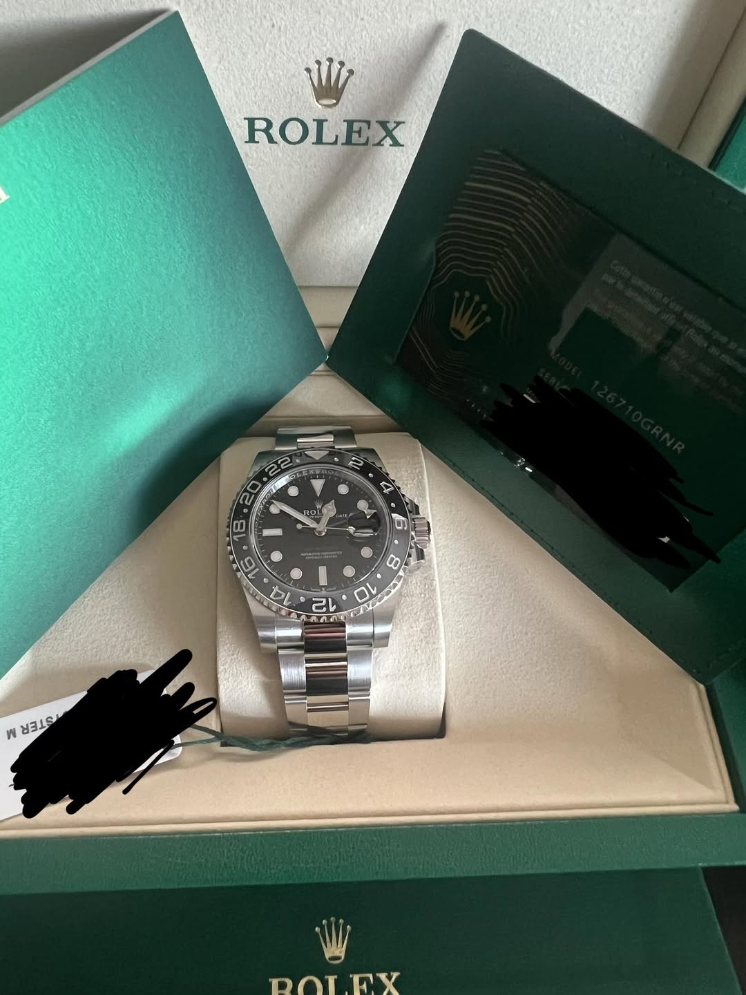 May be an image of wrist watch and text that says 'ROLEX 22 2 ព $ A ه ل 6 18 16 Di 8 0 TEEE ROLDY DV DOT'
