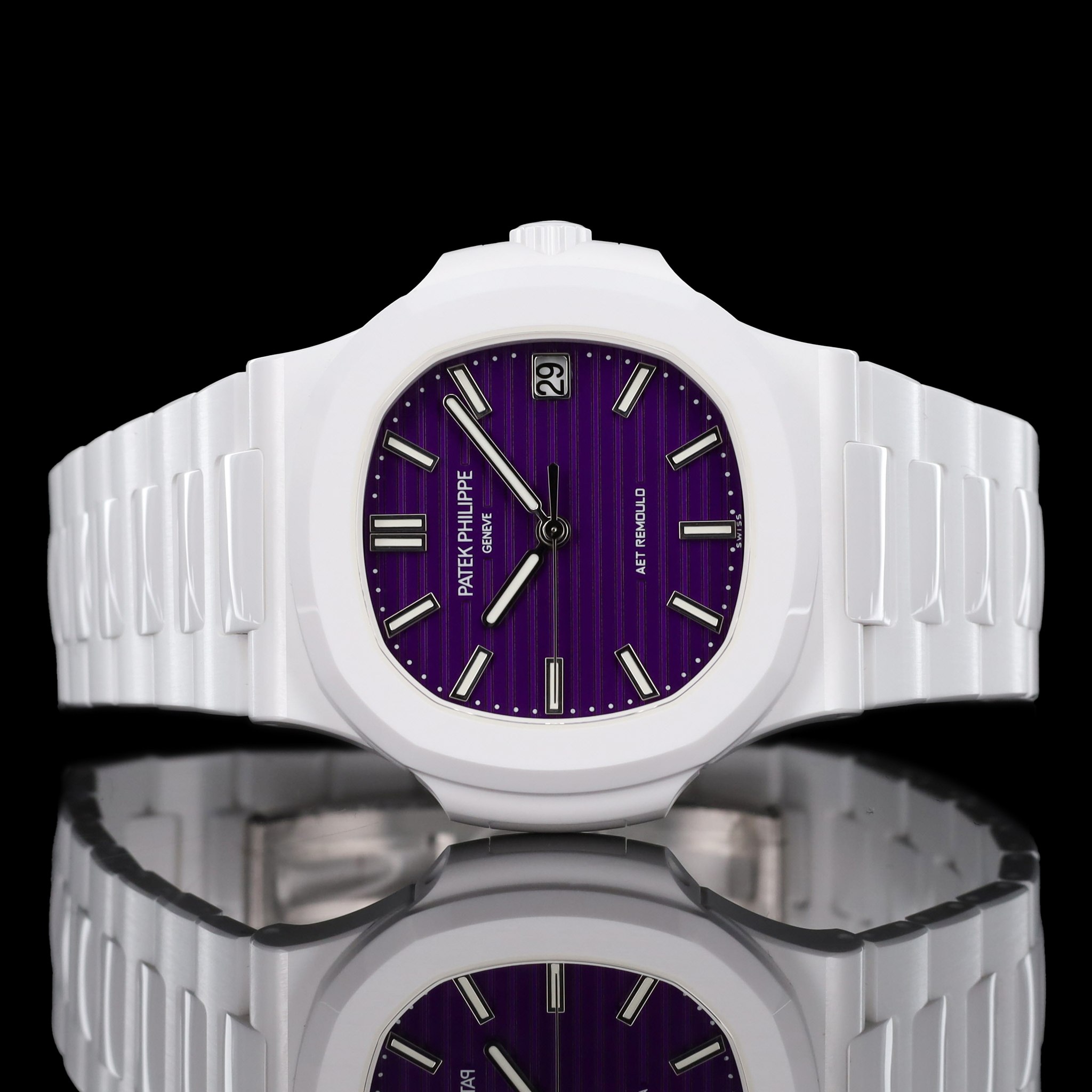 May be an image of wrist watch and text that says 'A 心川 ILIPPE II GENEVE PATEK ฉากฉิหลษ Aヨy I'