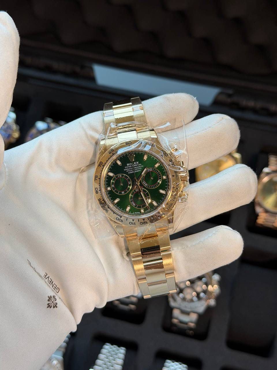 May be an image of wrist watch and text that says '0 ን 5 0 80 ل P OF 6 OOL oH ㅋAANG ERNEG 紫'