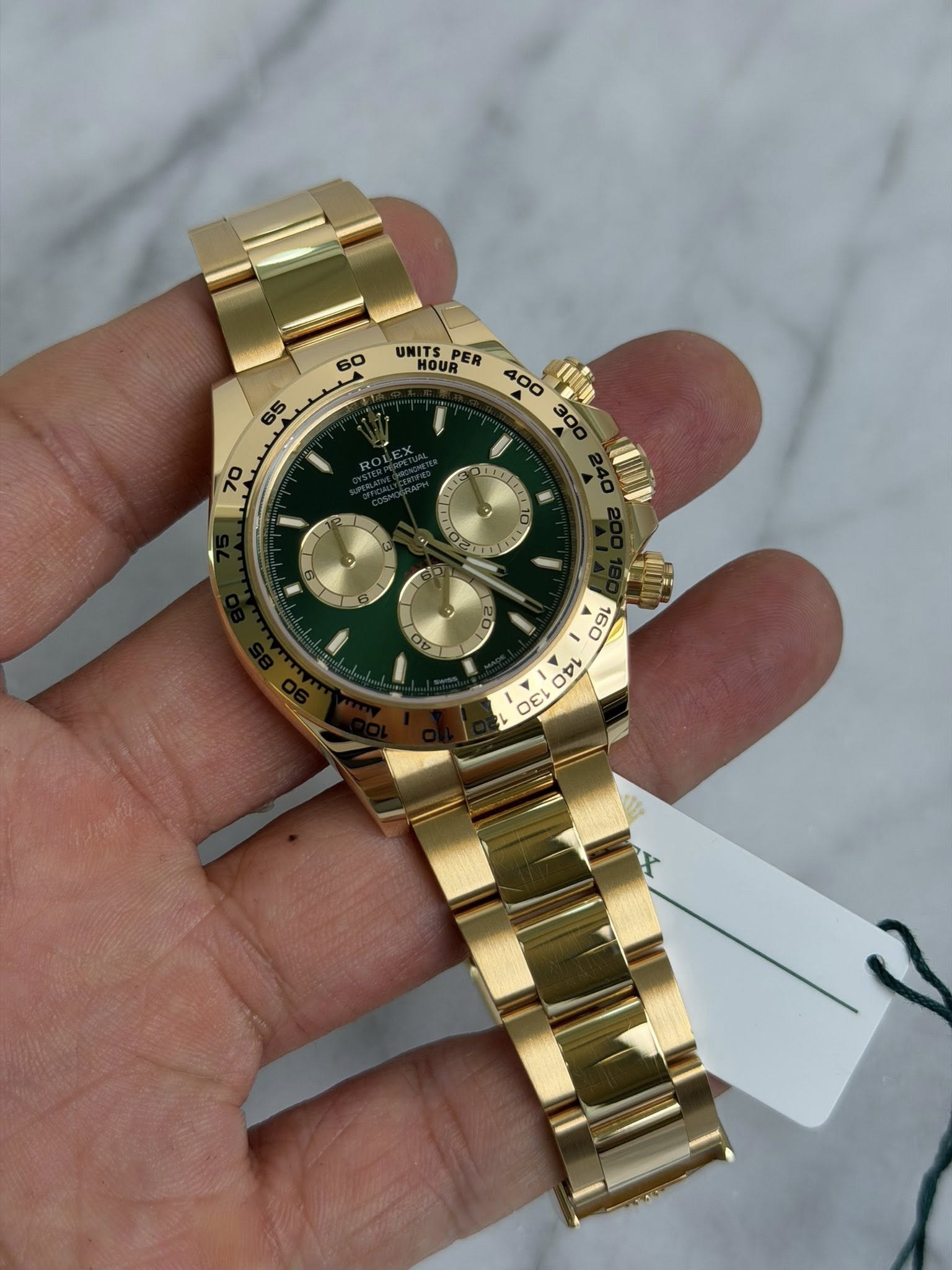 May be an image of wrist watch and text that says '60 UNITS UNITSPER PER OUR 400 65 I 70 演 O 190 9 ששם Οει'
