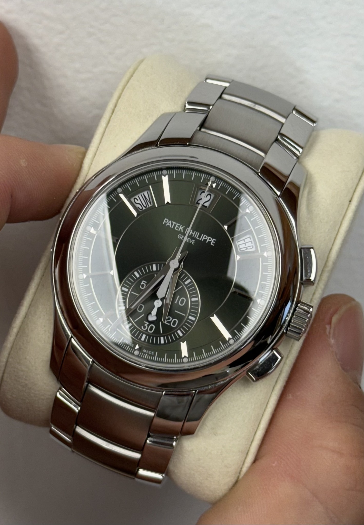 May be an image of wrist watch and text that says 'SUM 2 PATEK GE GEREV PATEKPHILIPPE BEVE HILIPPE pлиpи መመግ 50 mnlalata س 0 ! 0 ا ك 30 20'