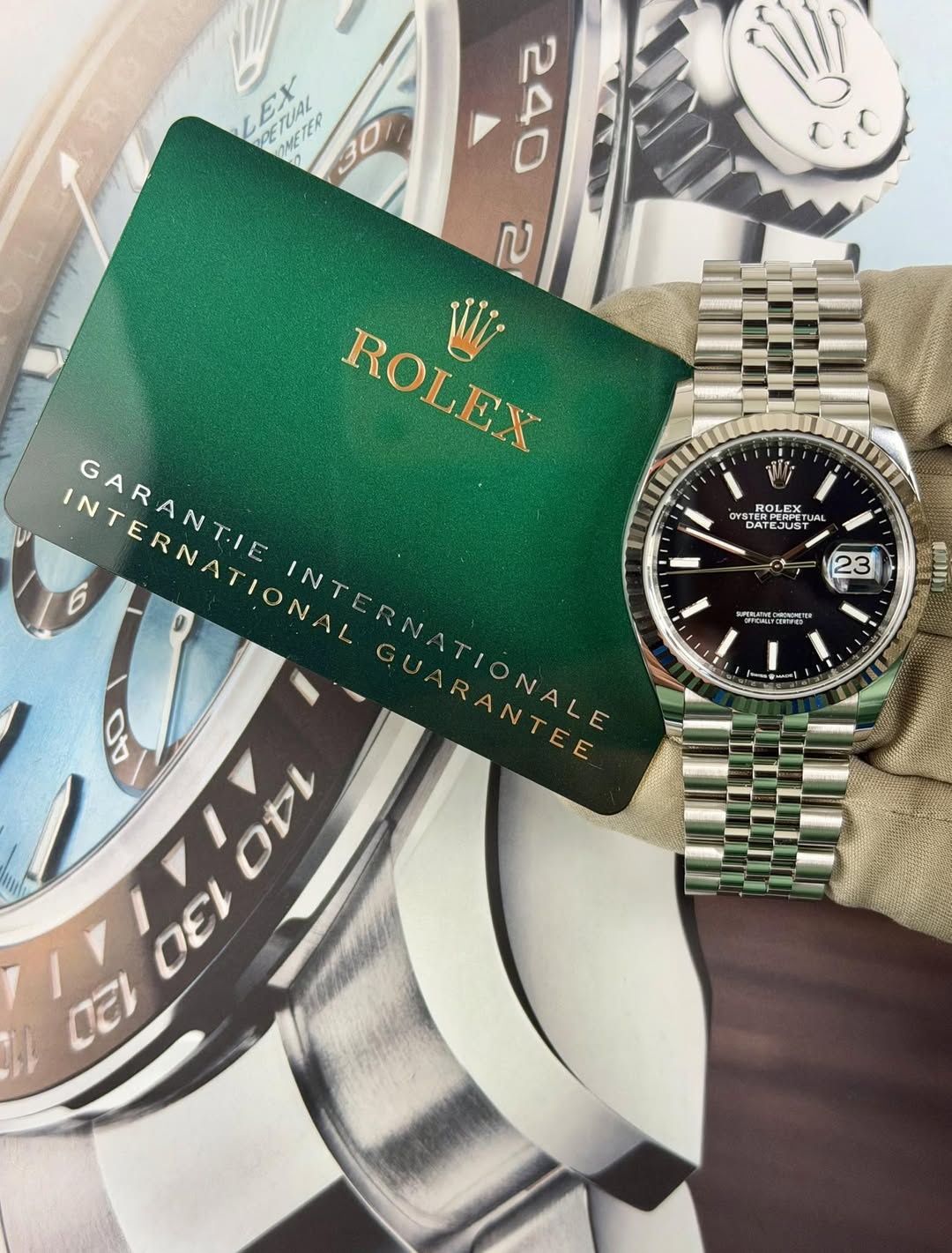 May be an image of wrist watch and text that says 'LEX LEX DETUAL เริบิม OMETER ฟม OYSTERPERSTI ROLEX TUAL TUAL PEK DATE DATEJUS TEJUS EJUS JUSTL P 0 2 ROLEX ROLEX W: INTERNATIONA…