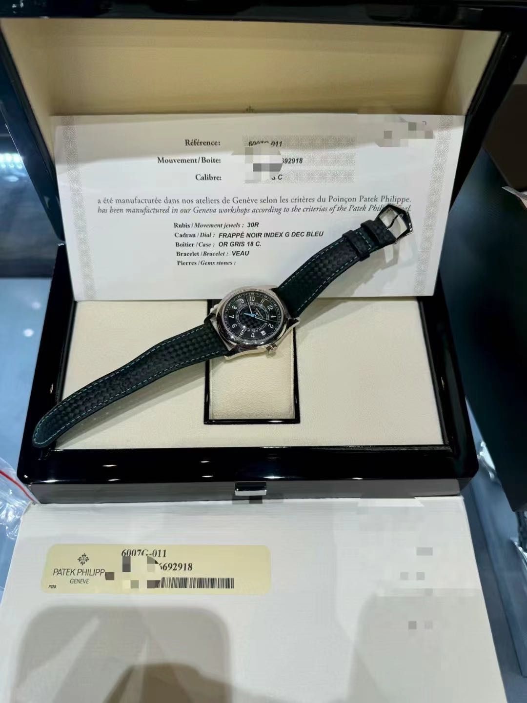 May be an image of wrist watch and text that says 'Référence: 6ли4Ko 011 Meuvement/ Boite: Calibres 192918 aété manufacturée dans nos ateliers de( Genéve selon lesc critères…