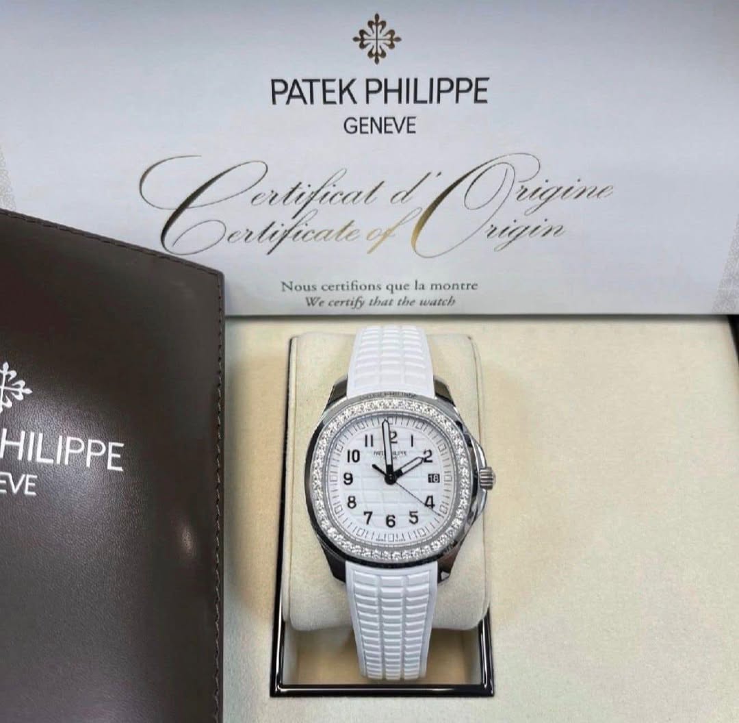 May be an image of wrist watch and text that says '楽 PATEKPHILIPPE PATEK PHILIPPE GENEVE Cartful Coф4T Derlificate Orarin rigin Nous Nouscerifionsquelamontre certifions que la…