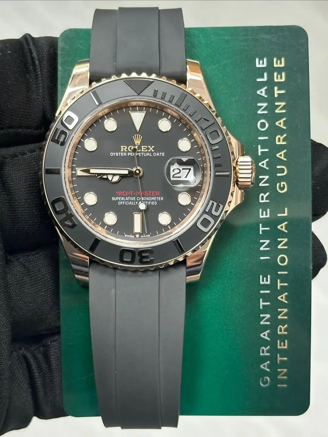 May be an image of wrist watch and text that says '0 RO ROLEX EX OYSTER PEFF EFPETUAL DATE 27 SUPERLATIVE CHRONONETER OFFICIALLY สามพัอ صای NO 20 ATERNATIANTE INTERNATIONALI…