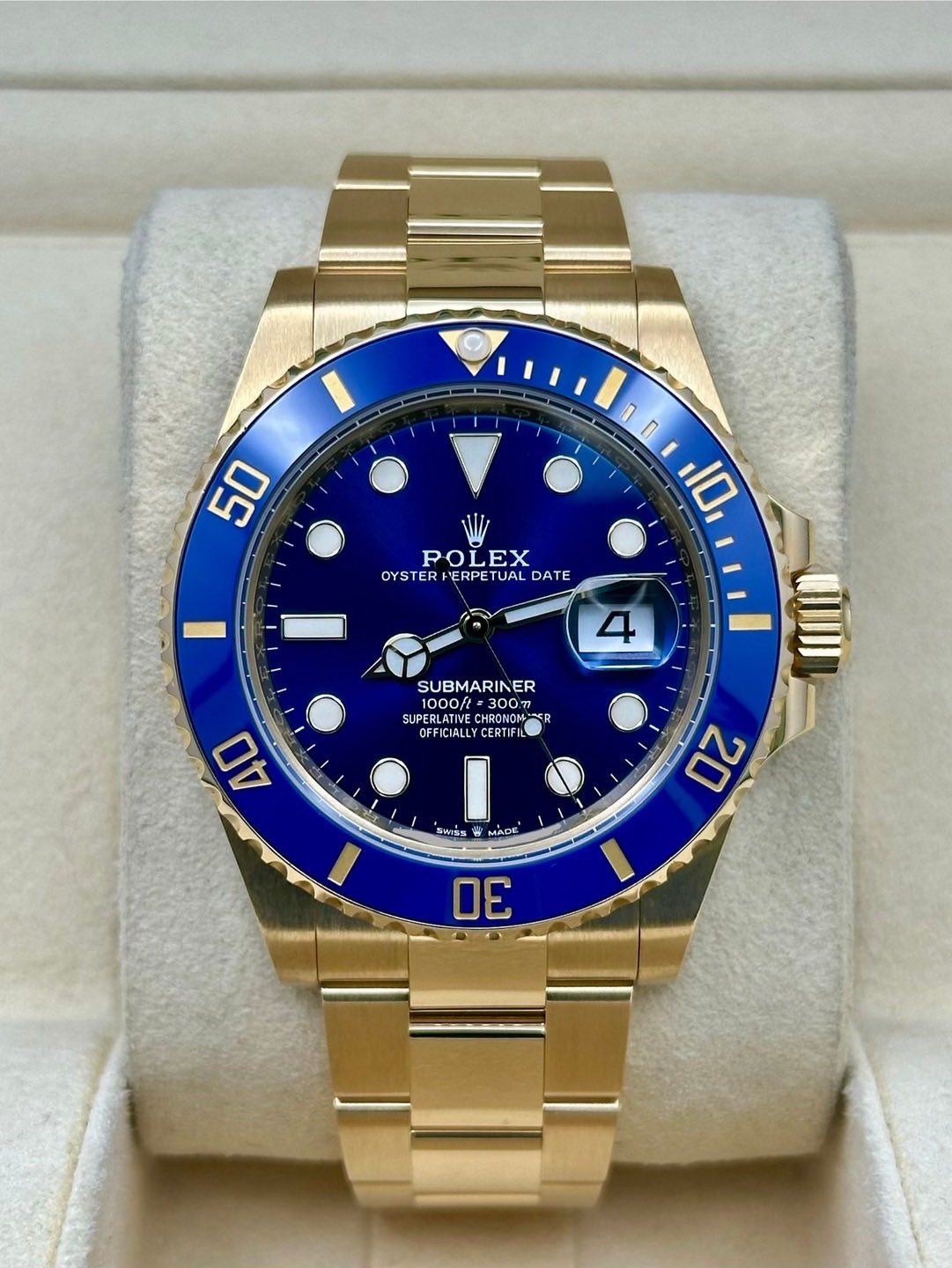 May be an image of wrist watch and text that says '50 0 10 POLEX OYSTER OYSTERPERPETUALDA ERPE TUAL DATE 4 SUBMARINER 1000/ 00/ ች =3007 SUPERLATIVE SLPERLATIVE CHRONON NOM…