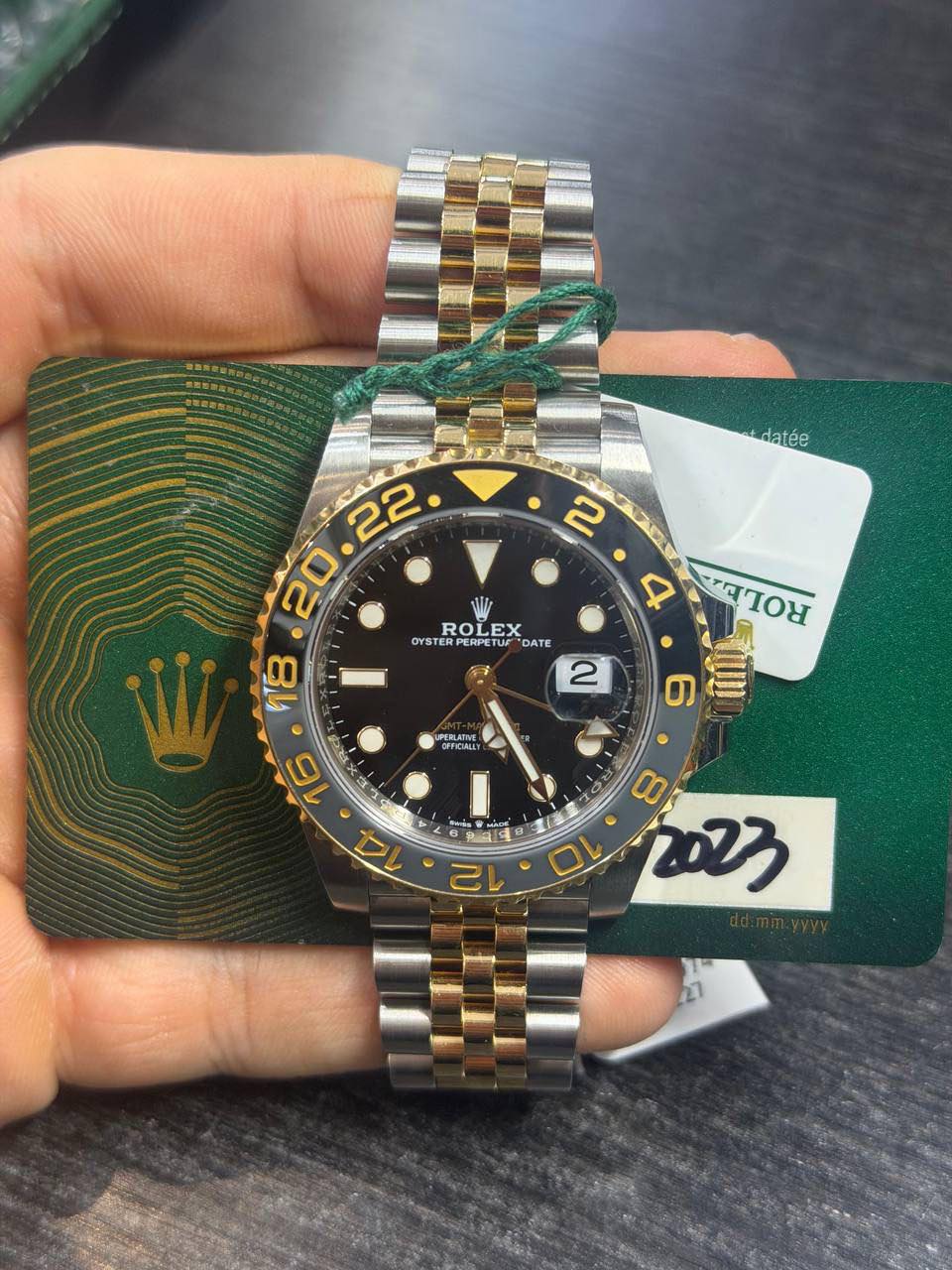 May be an image of wrist watch and text that says 'datée ROLEX EX OYST PERP PERPET TUE DATE TE 2 2 4 -वਖ बਖ កជជា 4 ኢስ DFFIGALLY CALT တ ውግ बर '