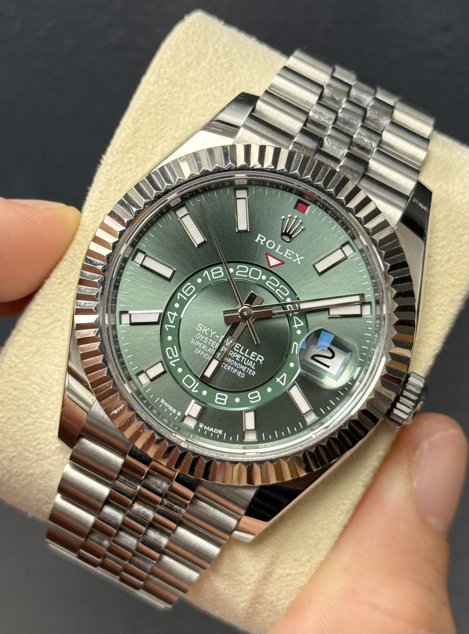 May be an image of wrist watch and text that says '03 RO ilii ROLEX EX SUPED SUSTER OKY-1 OYSTERO -IME ELLER RPELER OYSTE 12 SUPERLA ERLAT GEFIN OFFICI PLRDETIIA 2 V MRONOMETE 0…