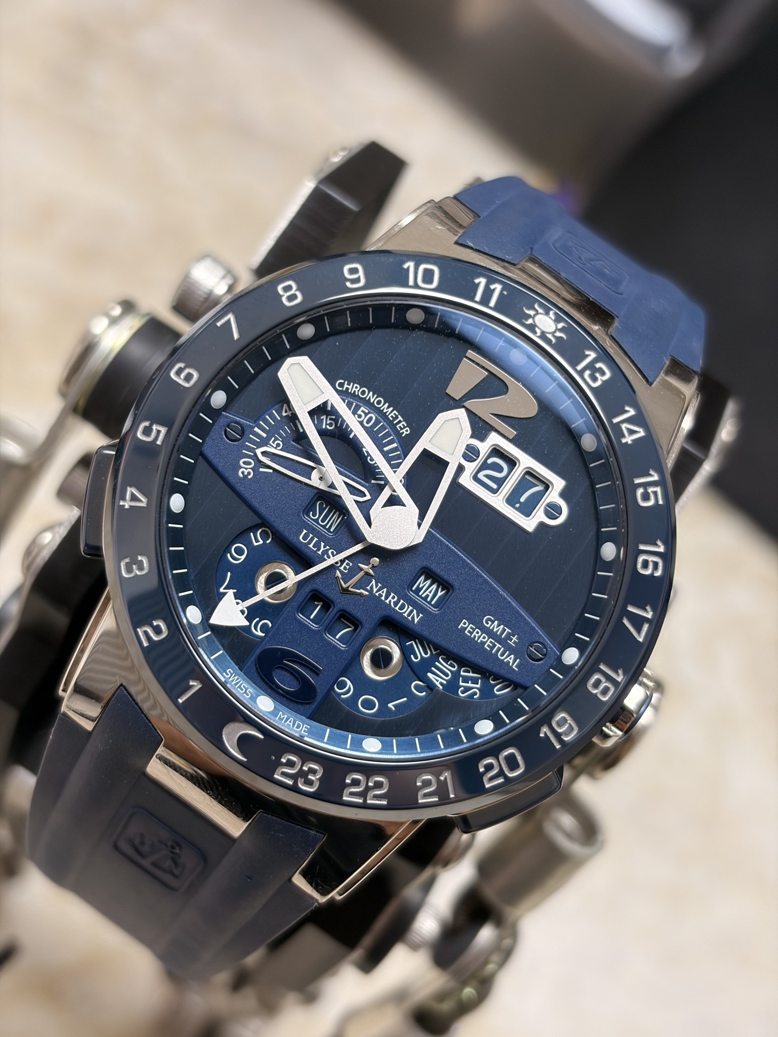 May be an image of wrist watch and text that says '9 8 10 6 C 30r 11/ 30 1 & ر و 4 11 福 ፖደ CHRO URONOMETER R /111 50ER 50/ OMETER 14 27 15 SUN ULYS ETNARDIN NARDIN MAY C eS-N O…