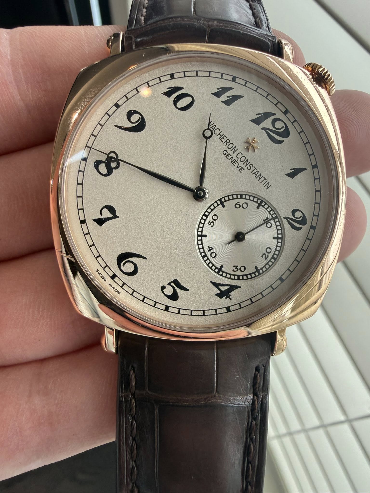 May be an image of wrist watch and text that says '10 11 VACHERONCONSTANTIN VACHERON 兴 12 GENÈVE CONSTANTIN 世教製 60 車 ရ 50 20 O 監 क 0 9 4F SWISS 6 MADE 5 嘉·事 30 50 مر'