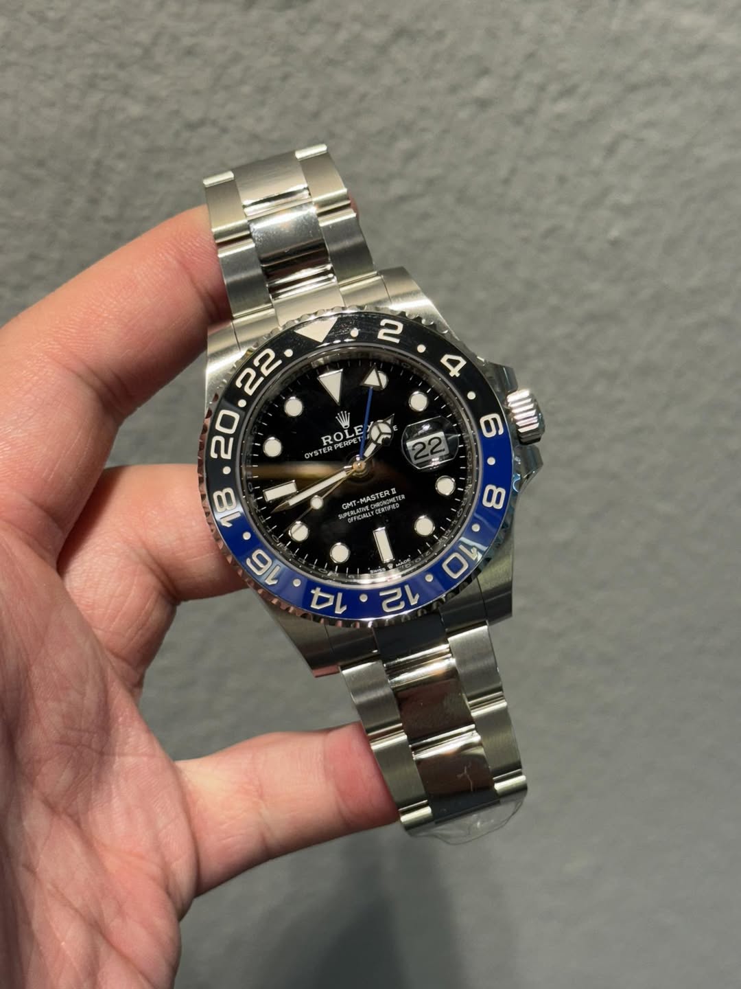 May be an image of wrist watch and text that says ' TERPERPET RO ROLE E GMT የቃዱት MASTER2'