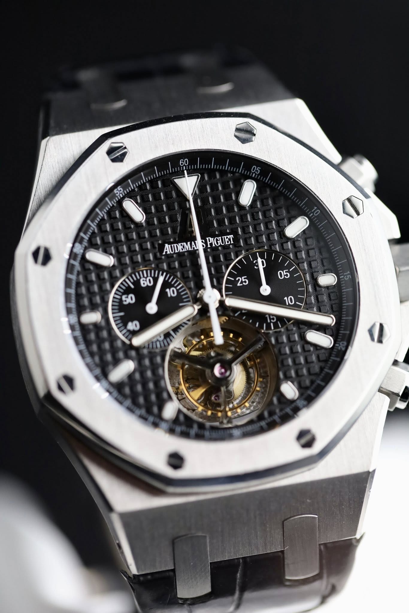 May be an image of wrist watch and text that says '55 mh AUDEMAL AUDEMAISPIGUET PIGUET 1 ! '