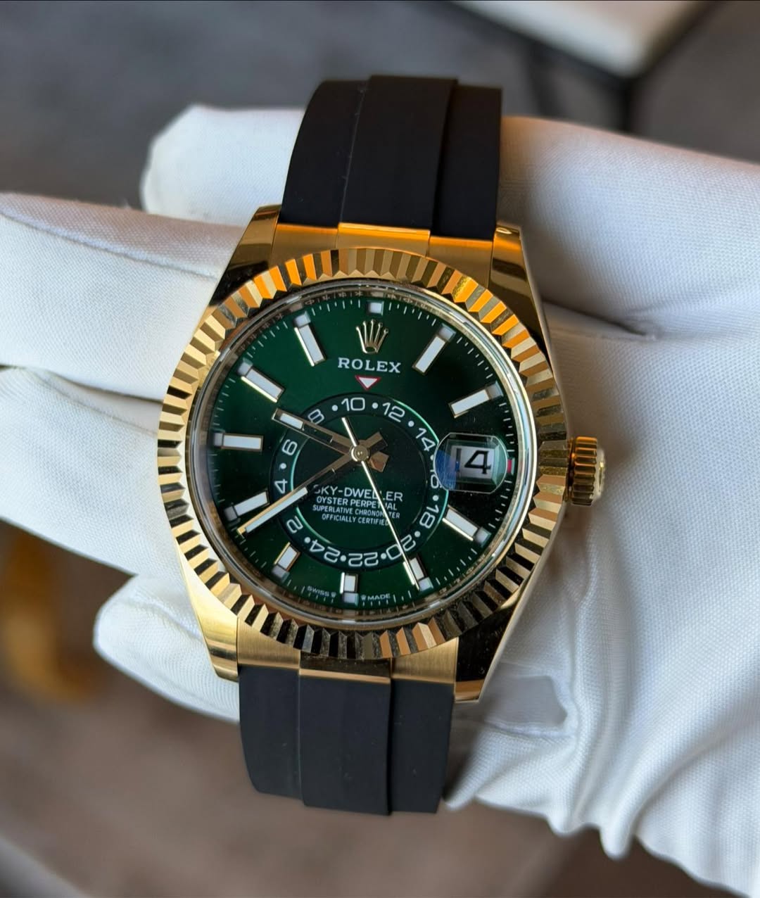May be an image of wrist watch and text that says 'ROL ROLEX EX A 4 KY -DWE ER SUPERLATIVE BTE IESLFERPEL u 5 X 2・22. 24 လ လ 8 18'