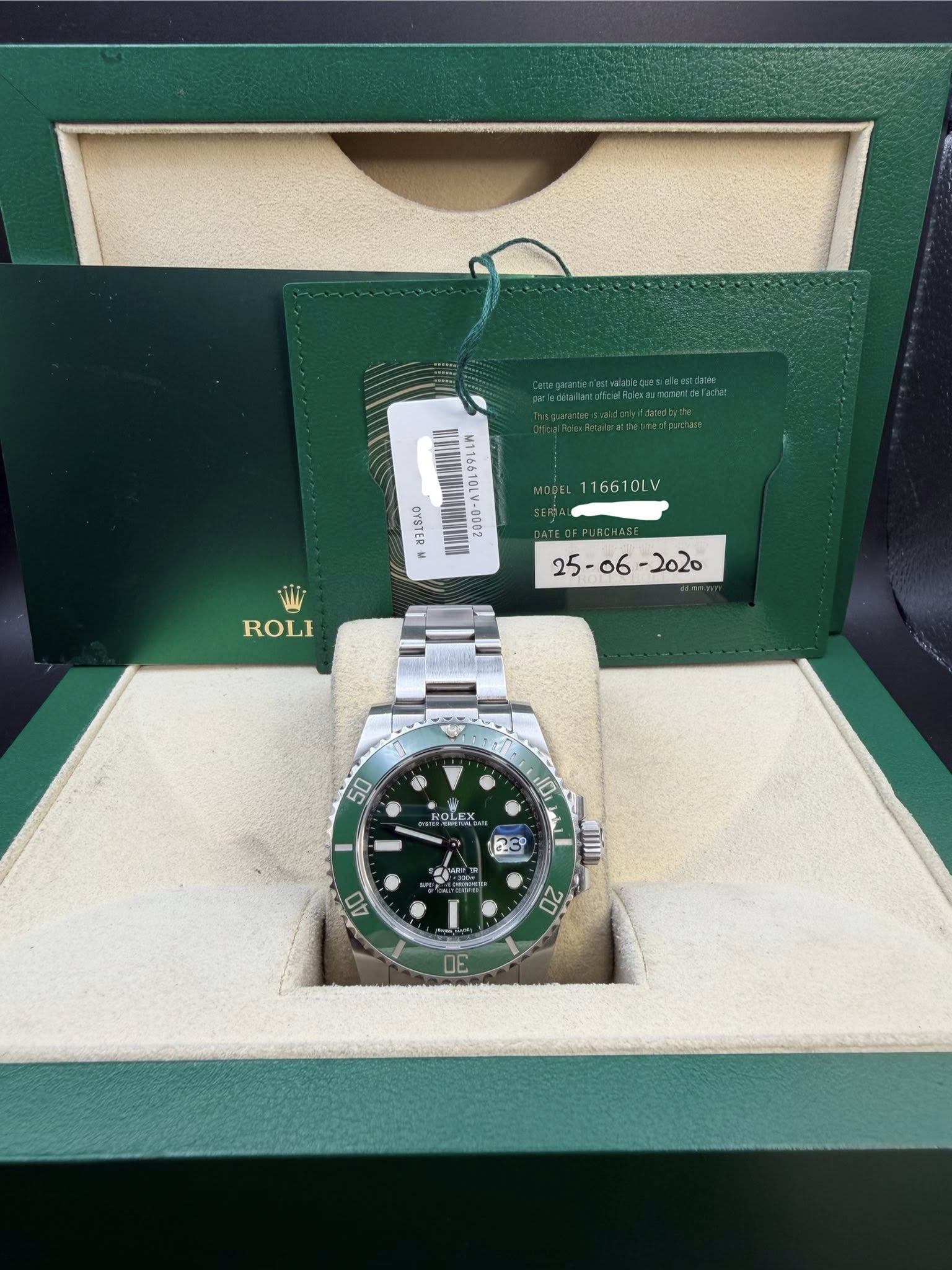 May be an image of wrist watch and text that says '16610L V A ROLI B 50 10 ROLEX LEX اخع 23 40 20 DE'