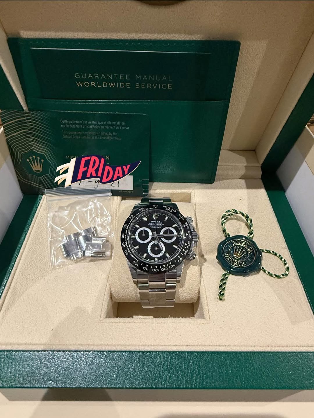 May be an image of wrist watch and text that says 'ન્ 1FRIDAY S A ٣ さ'