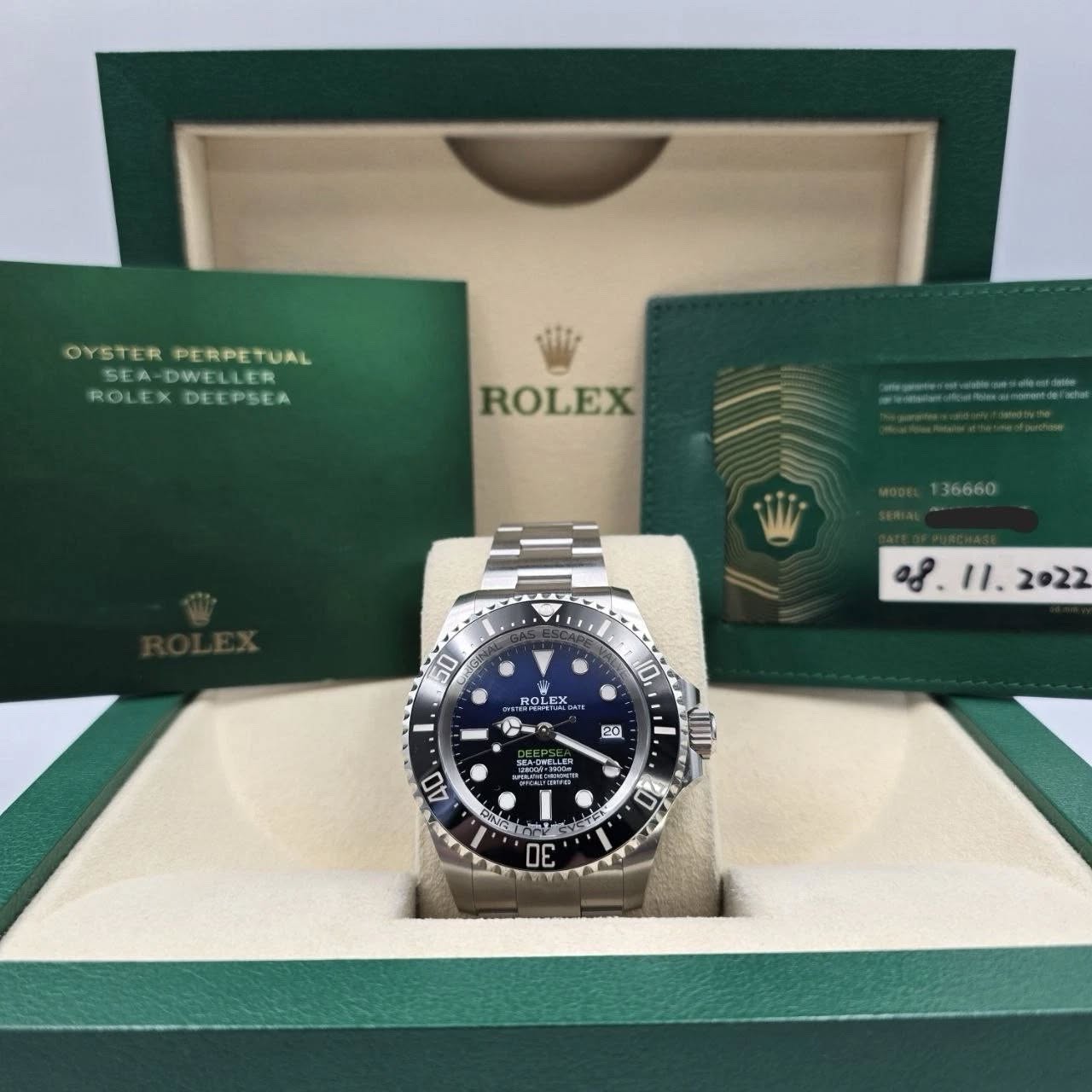 May be an image of wrist watch and text that says 'OYSTERPERPETUAL OYSTER PERPETUAL TUAL SEA SEA-DWELLER WELLER ROLEKDEEPSEA ROLEX DEEPSEA ROLEX ROLES אקיום 흥단 OLEX EAA Y feo AO…