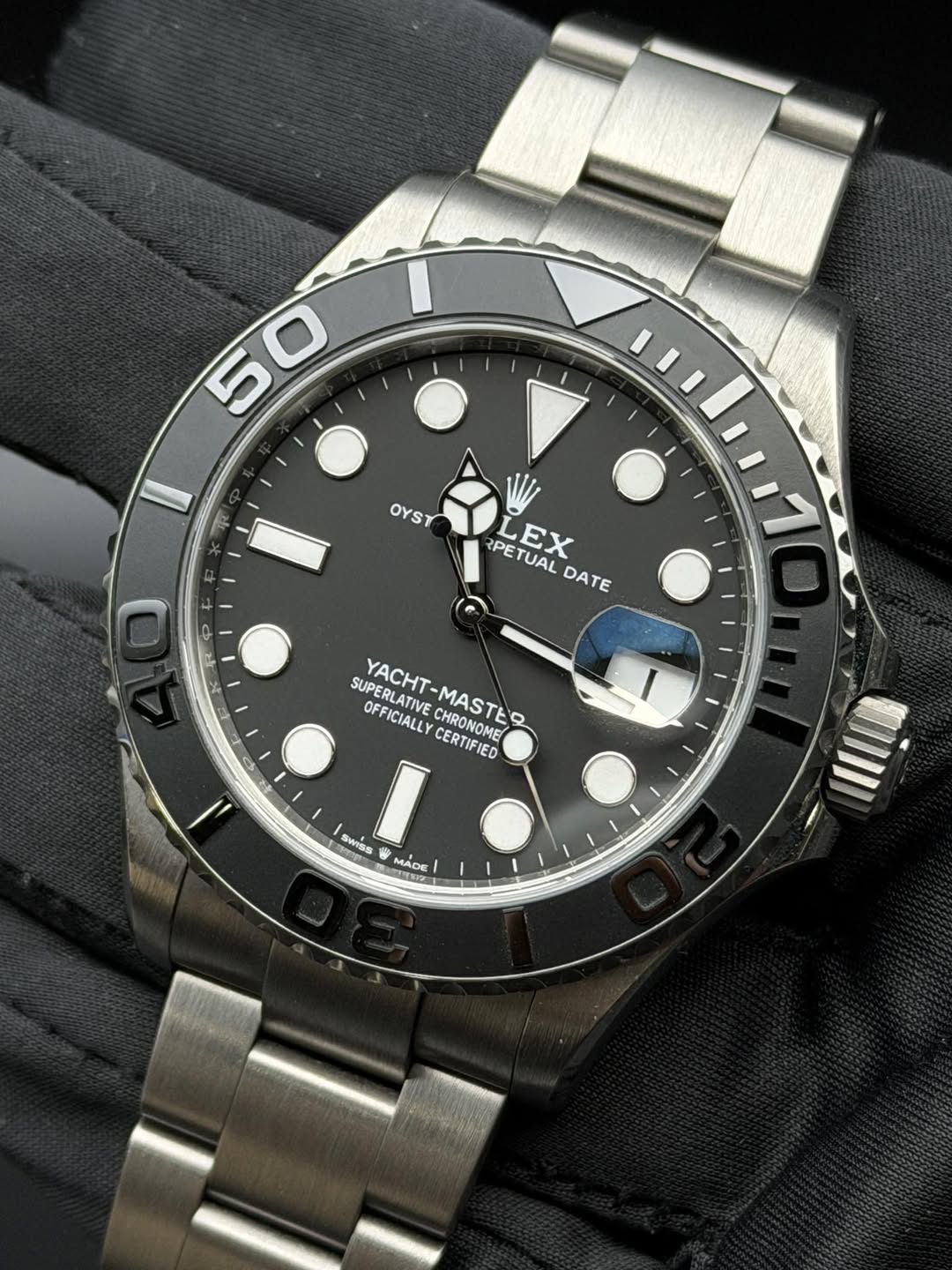 May be an image of wrist watch and text that says '5 50 OYST RPETUAL TUAL EX RPE DATE बर SUPER YACHT- OFFICIALLYCERTIFIED OFFICIALLY SUPERLATIVE RLATIVEC CERTIFIED CHRONOME…