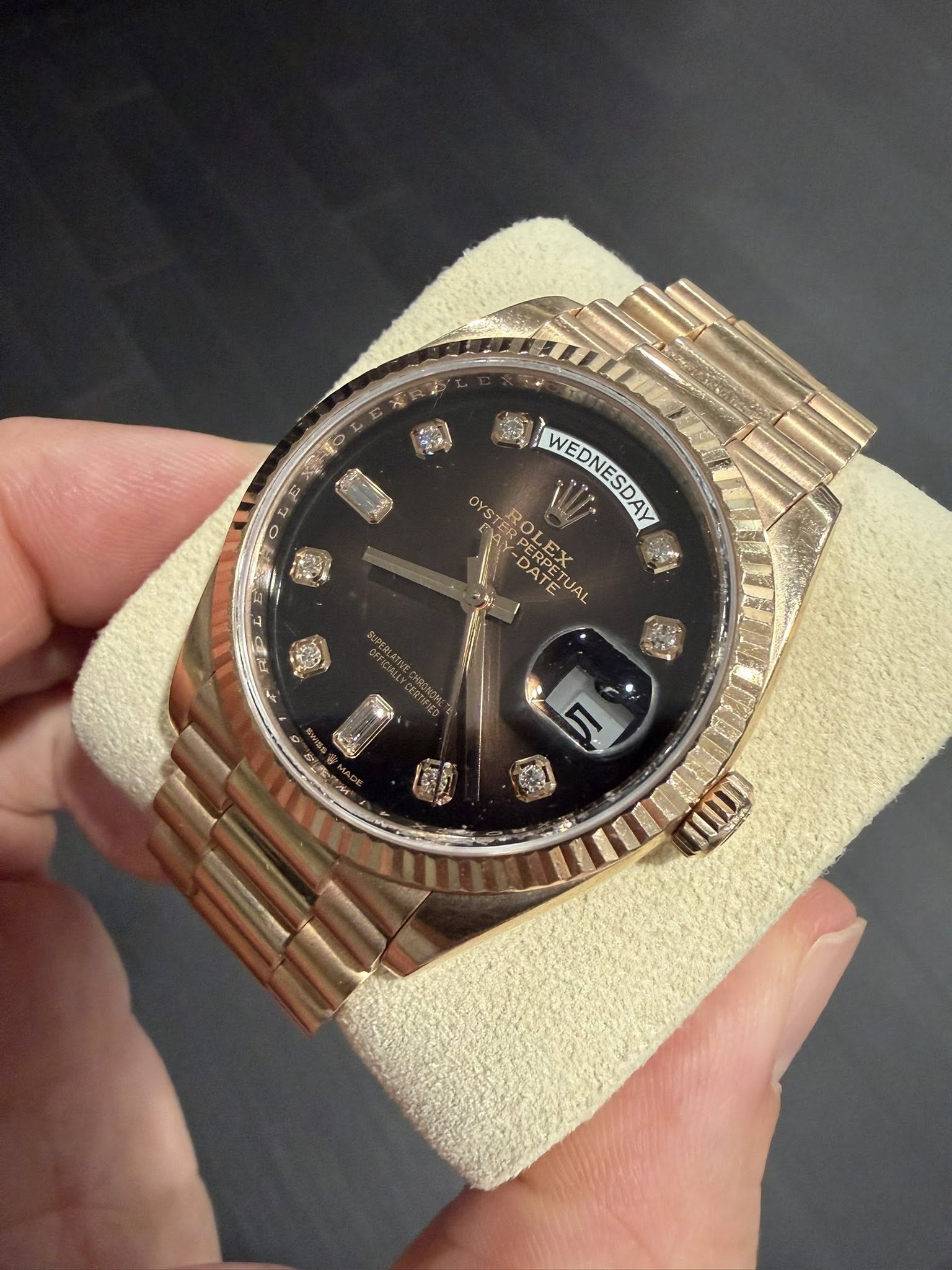 May be an image of wrist watch and text that says 'CREO RP OYS WEDNESDAV AY-DA ROLEX BOLETUAL LEX PERPE DAT UAL RPETUAL 5 5 ម្ភា OA UImI'