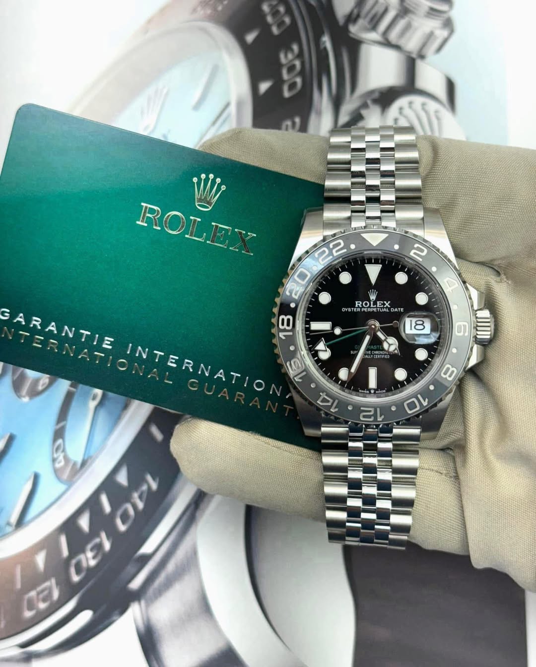 May be an image of wrist watch and text that says '2 W ROLEX ลิง L T 22 20 ARANTIE 스로스NT트 18 INTERNATION INTERNATIO 15 14 ROLEX TEV STE STERPERPE DATE 4 8 রाज: 6 IIII 8 10 12 OPL…