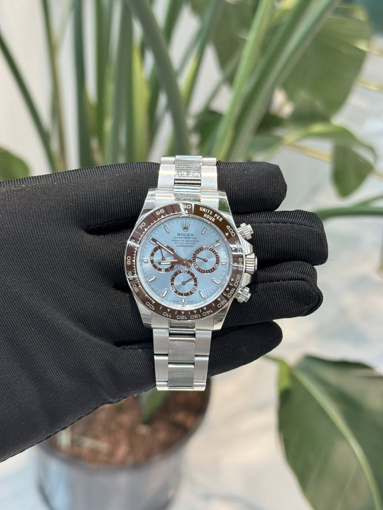 May be an image of wrist watch and text that says '65 70 30 UNITS HOUR ER 400 ROLI 0 80 K 3EX 0ه A 1 ! 90 OOL O OL O 0E0 oεb 09L'