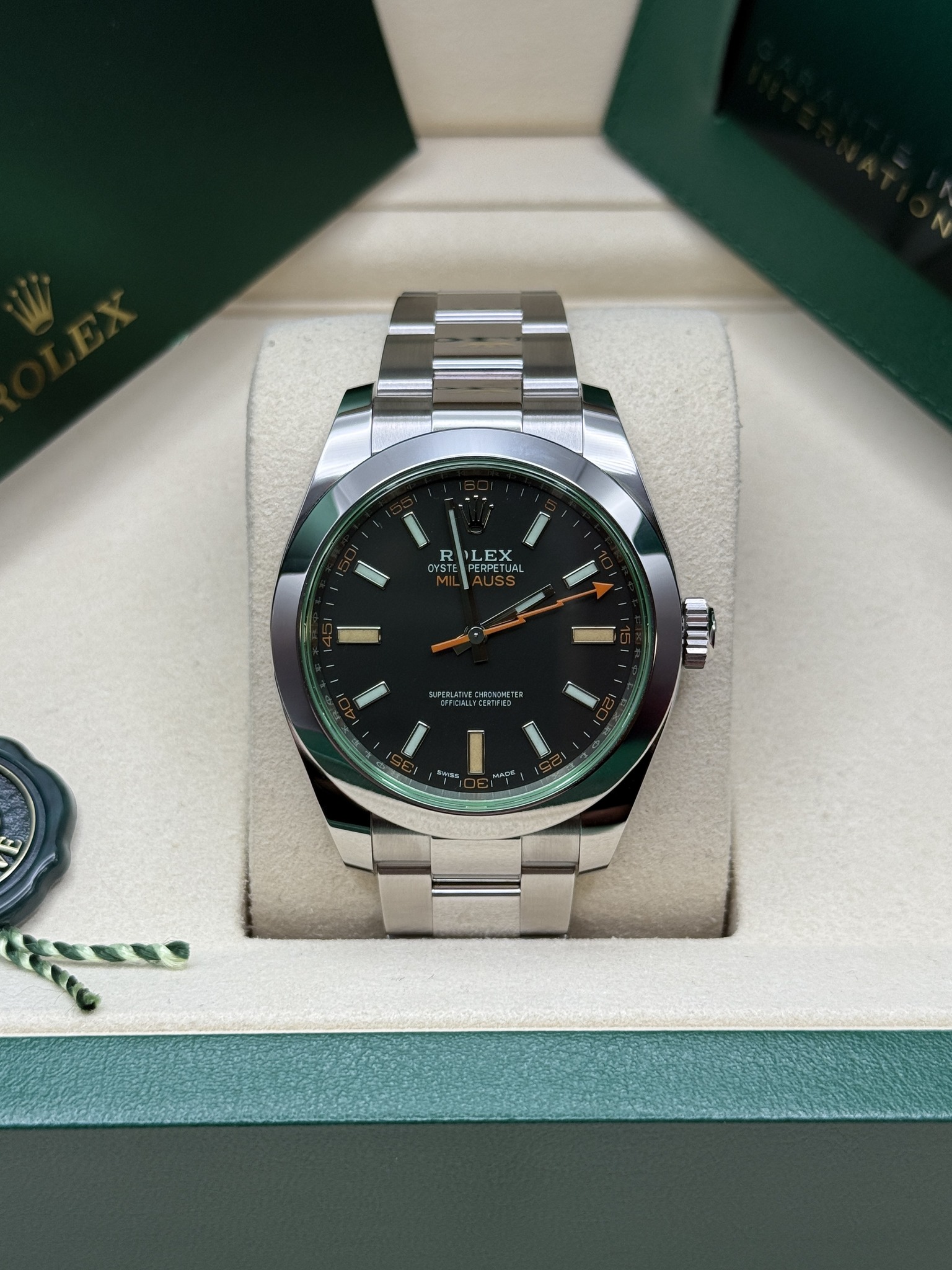 May be an image of wrist watch and text that says 'R R YSTE LEX PERPET JAL S RIMAIT በትንዓስሁ፡ れ屋ん 六 MAC'