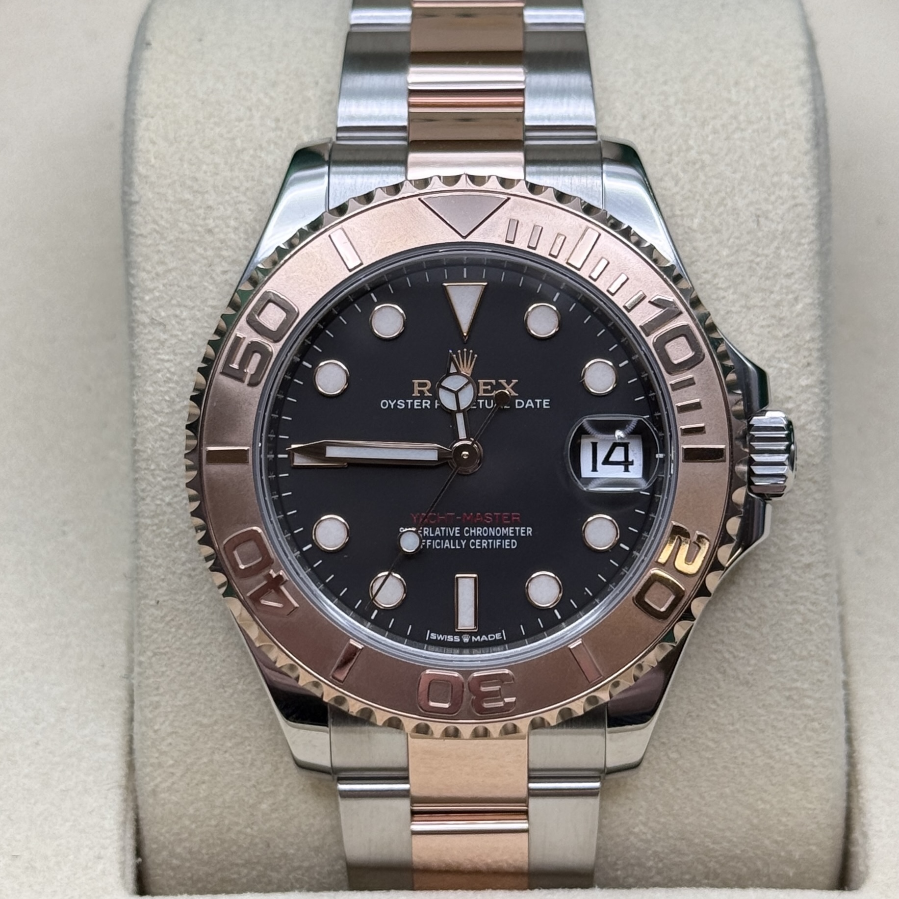 May be an image of wrist watch and text that says '50 5 R EX 0ol0010 OYSTER TU. DATE 14 20 ERLATIVE CHRONOMETER FICIALLY CERT LLYCERTE ERLATINVE.CHRONONETER CERTIFIE IED - 每1155…