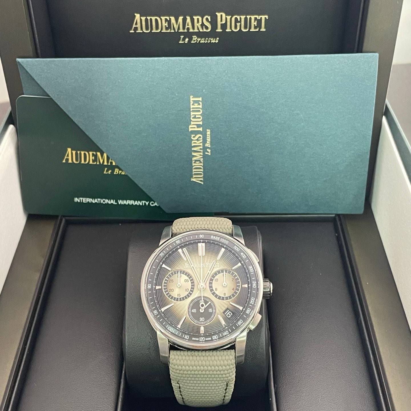 May be an image of wrist watch and text that says 'AUDEMARS PIGUET Le Brassus AUDEMA Le Br Bra PIGUET AUDEMARS Le Bnassu INTERNATIONAL WARRANTY INTERNATONALWAPRANTYCA CA NNN OBT កា…