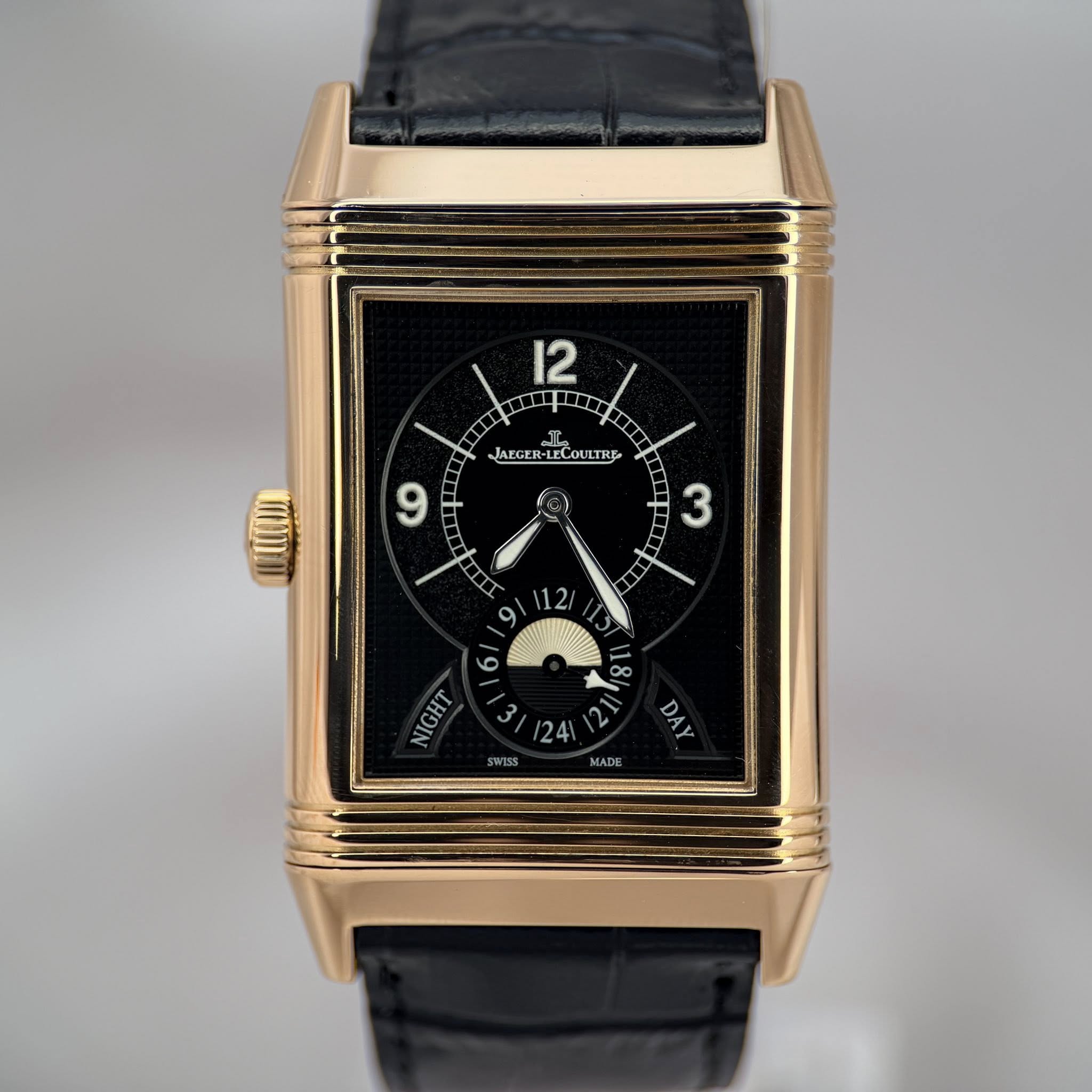 May be an image of wrist watch and text that says '12 ማጣ JAECER JAEGER-LECOULTRE JAEGER-LECOULTRE -LEC LTKE -LE 9 + 0ر 3 票 9 12 6 NIGHT 3 24 SWISS DAY MAD'
