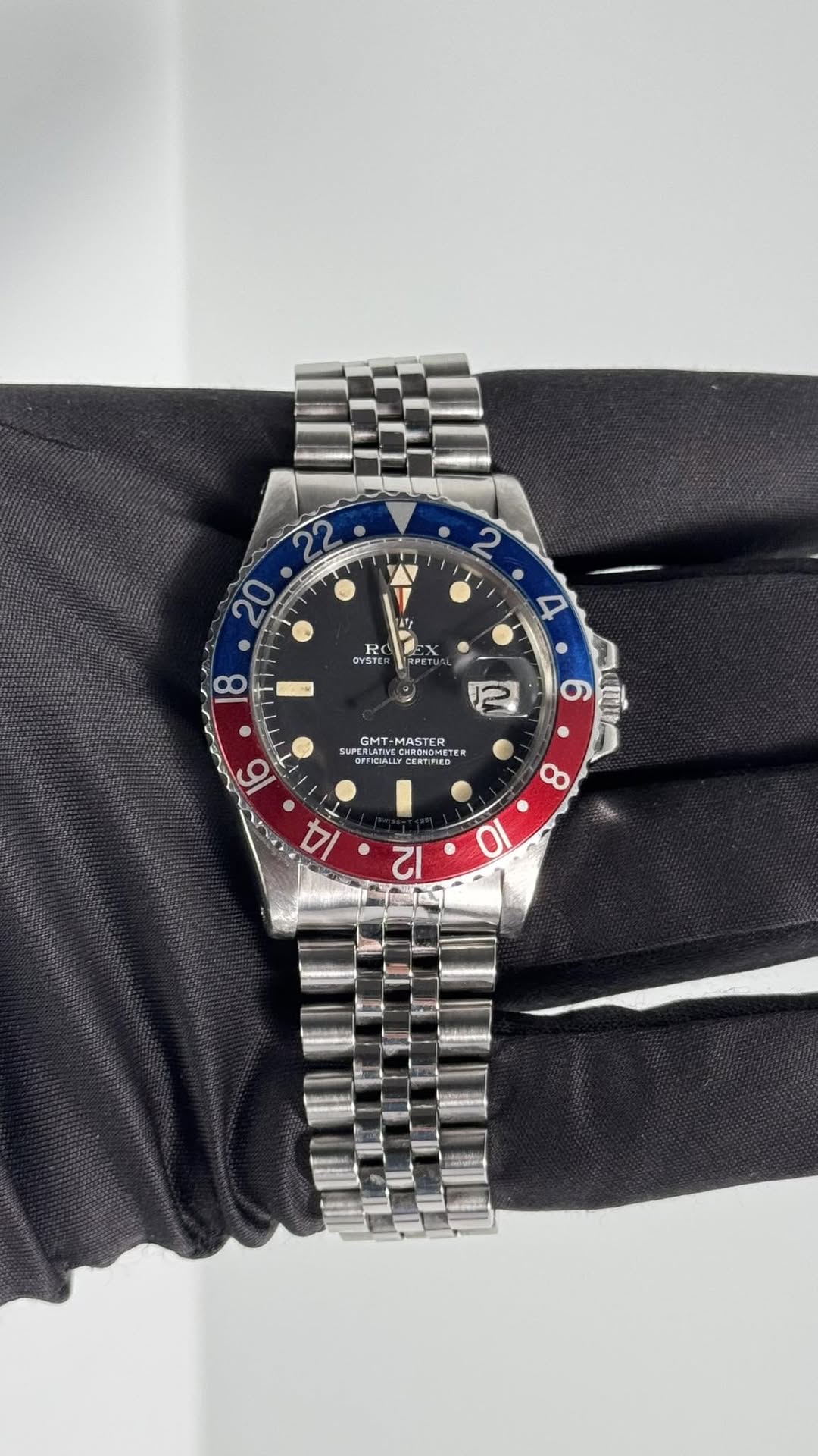 May be an image of wrist watch and text that says '1 A 2 20 2 4 ΑΓΑ σνσTε NSTE RO YSTE 18 12 O GMT- MASTER SUPERLAT FFIC OPFCAALLYCERT S CPF FICALLYCERTFIES CE 6 เพิ่ม م 4 00 0…