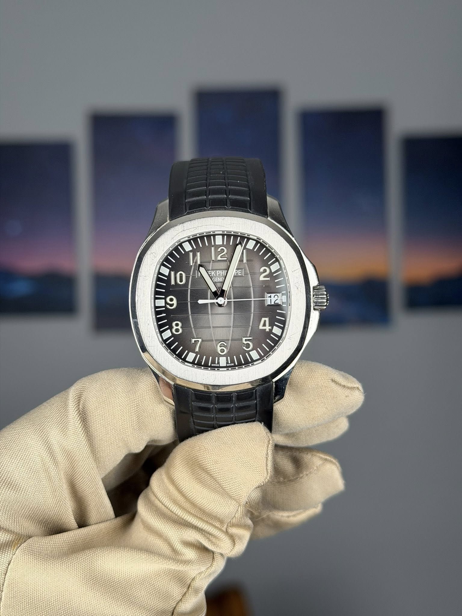 May be an image of digital watch and text that says 'и 12 0 EKPHT PEL 2 9 ባ 8 7 12 A 6 ای'