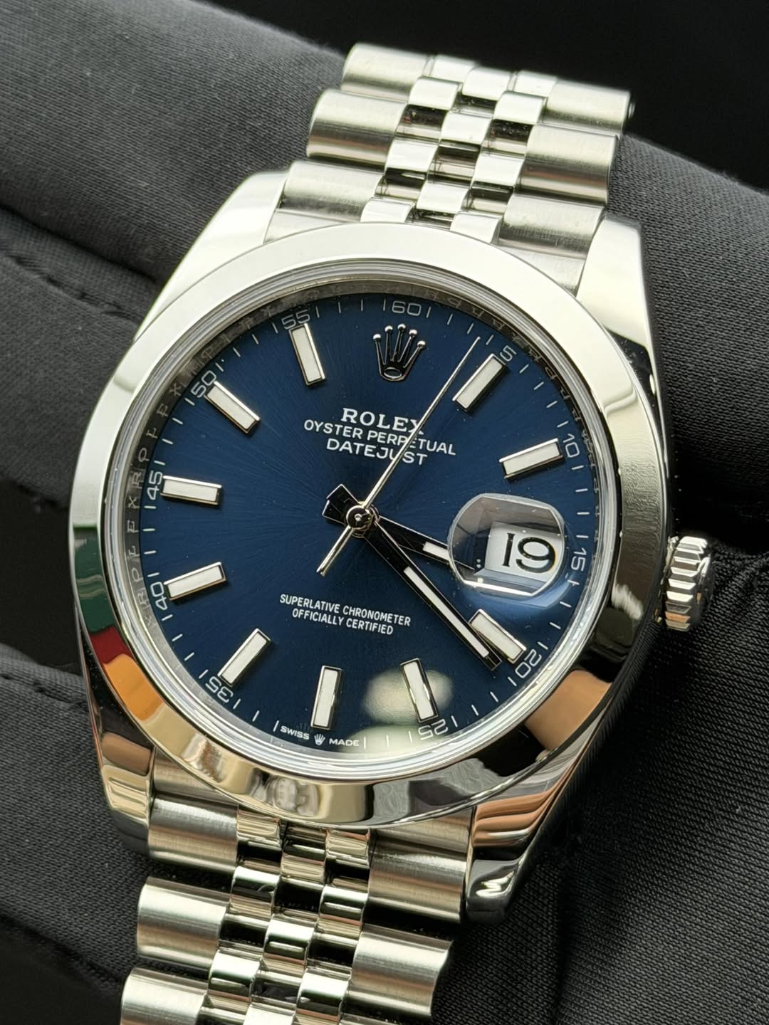 May be an image of wrist watch and text that says '50 5 OYSTERPERP OYST RPERPATUAL PERP ST TUAL OYSTER ROLE DATEJUST 45 I 10 科 P R F 40 19 15 SUPERLATIVE CHRONOMET OFFICIALLY…