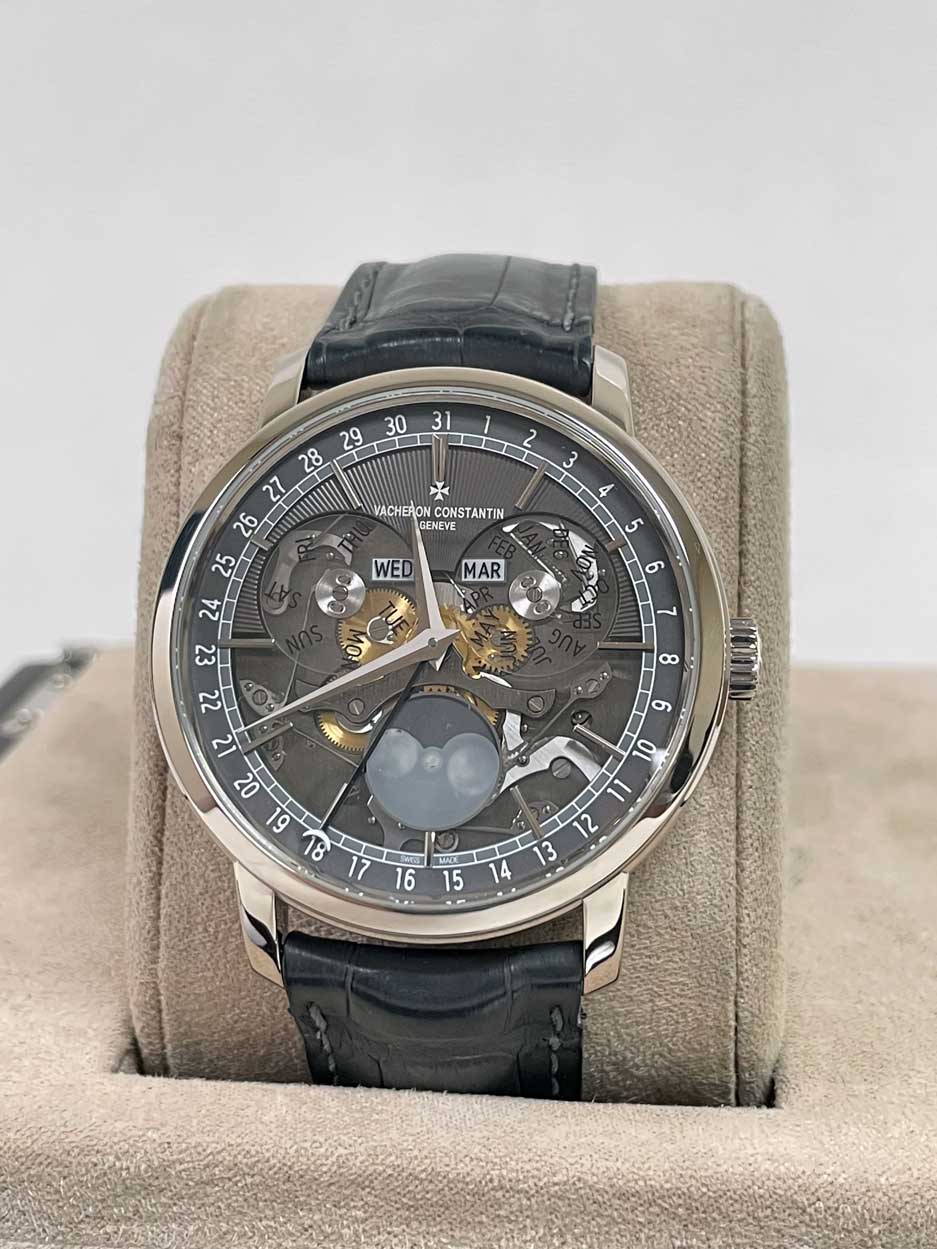 May be an image of wrist watch and text that says '30 31 VACHERION CONSTANTIN GENEVE n 24 દટ a WED MAR 7 8 6 οι 27 12 Mιиw 201학l ME '