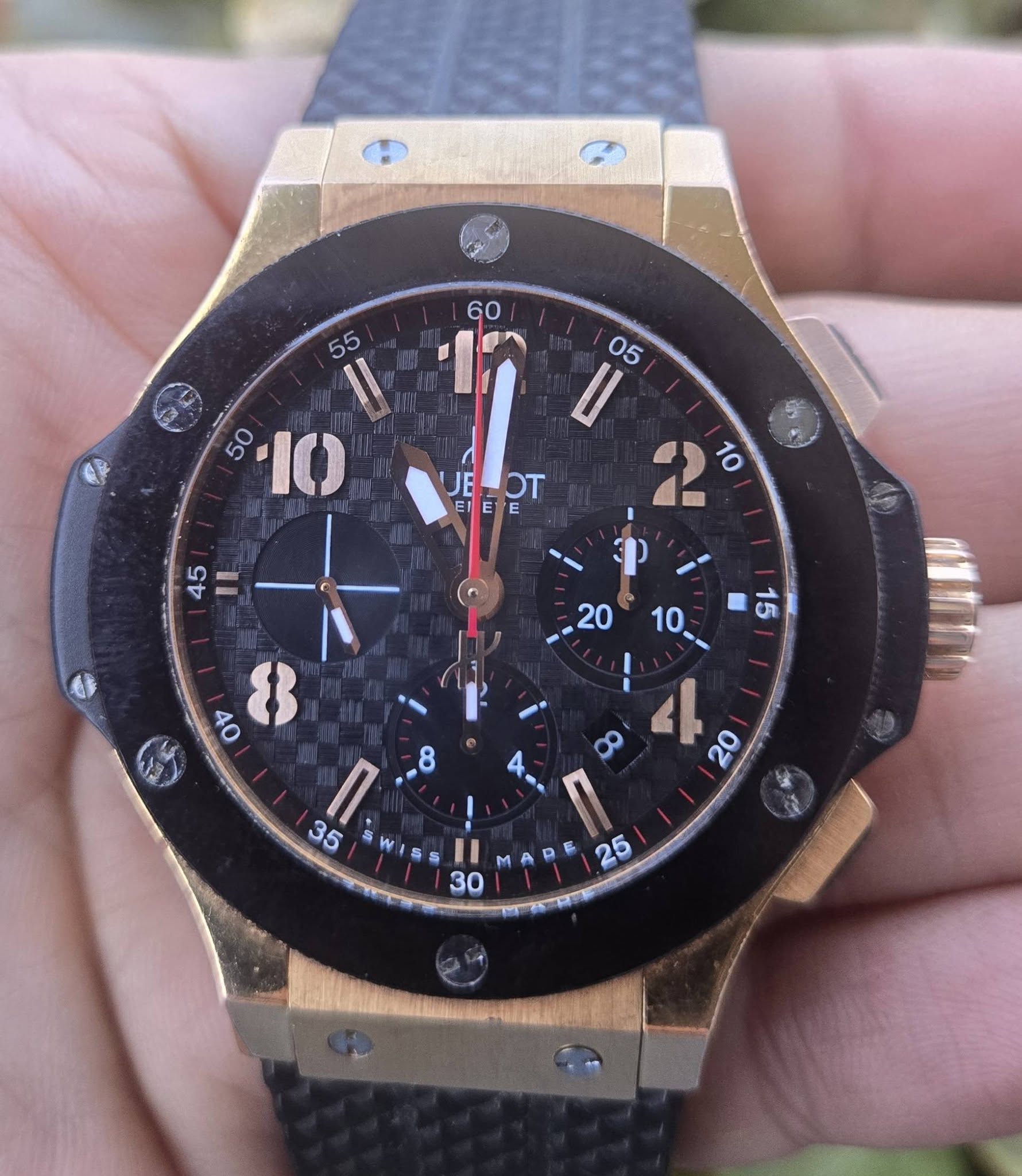 May be an image of wrist watch and text that says ' UELOT UE OT EIETE E EIE 45 1I צי I H M 30 25'
