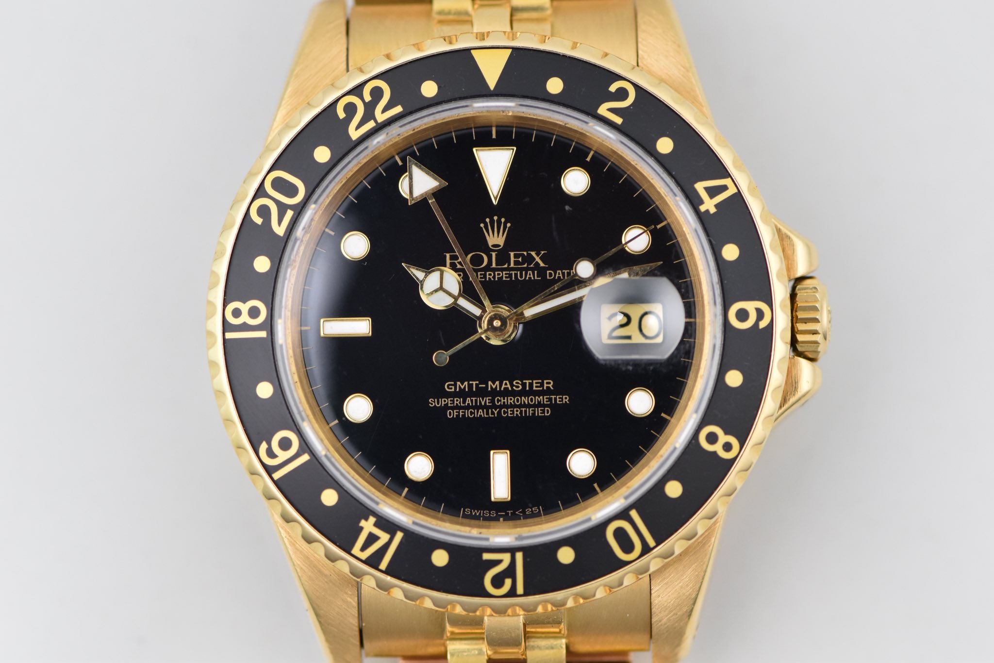 May be an image of wrist watch and text that says '2 22 20 OLEX 4 81 20 GMT-MASTER GMT MASTER UPERLATIVI PERLATIVECHRONOMETL IVECHRONOMET HRONOMETER OFFICIALLYCERTIFIED 6 三 CAMP…