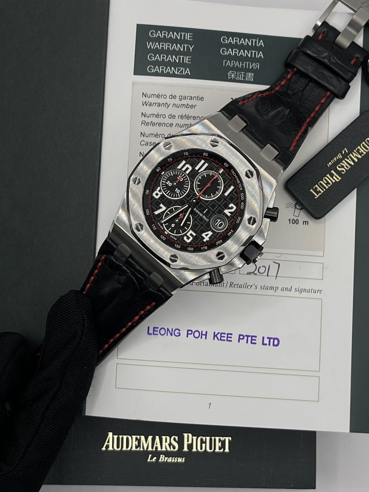May be an image of wrist watch and text that says 'GARANTIE WARRANTY GARANTIE GARANZIA GARANTIA GARANTIA rAPAHTИR 保証書 Numéro garantie Warranty number Numéro reférenc Reference…