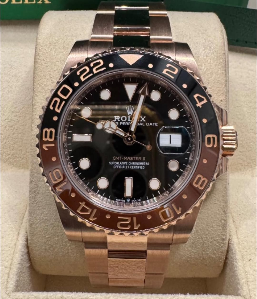 May be an image of wrist watch and text that says 'EY . ・い + 20 ROLX X ROL 3 PERP PER JAL DATE DA 18 우m a 6 SUPERLATIVECHRONONETER PONDMETER SUPERLATIVE OFFICIALLYCERTIFIED…