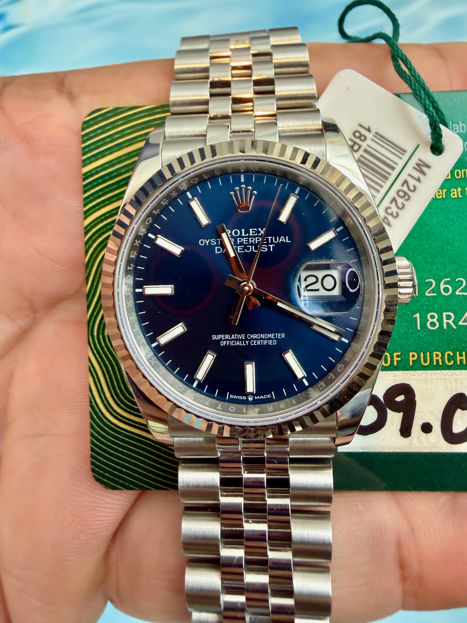 May be an image of wrist watch and text that says 'ab ta 보로 選 8 M2223 erat er on at OYS D 41 ROLEX PERPETUAL TUAL FEJUS EJU ST 20 SUPERLATEHTE SUPER SUPERLATIVE CHRONOME TER…
