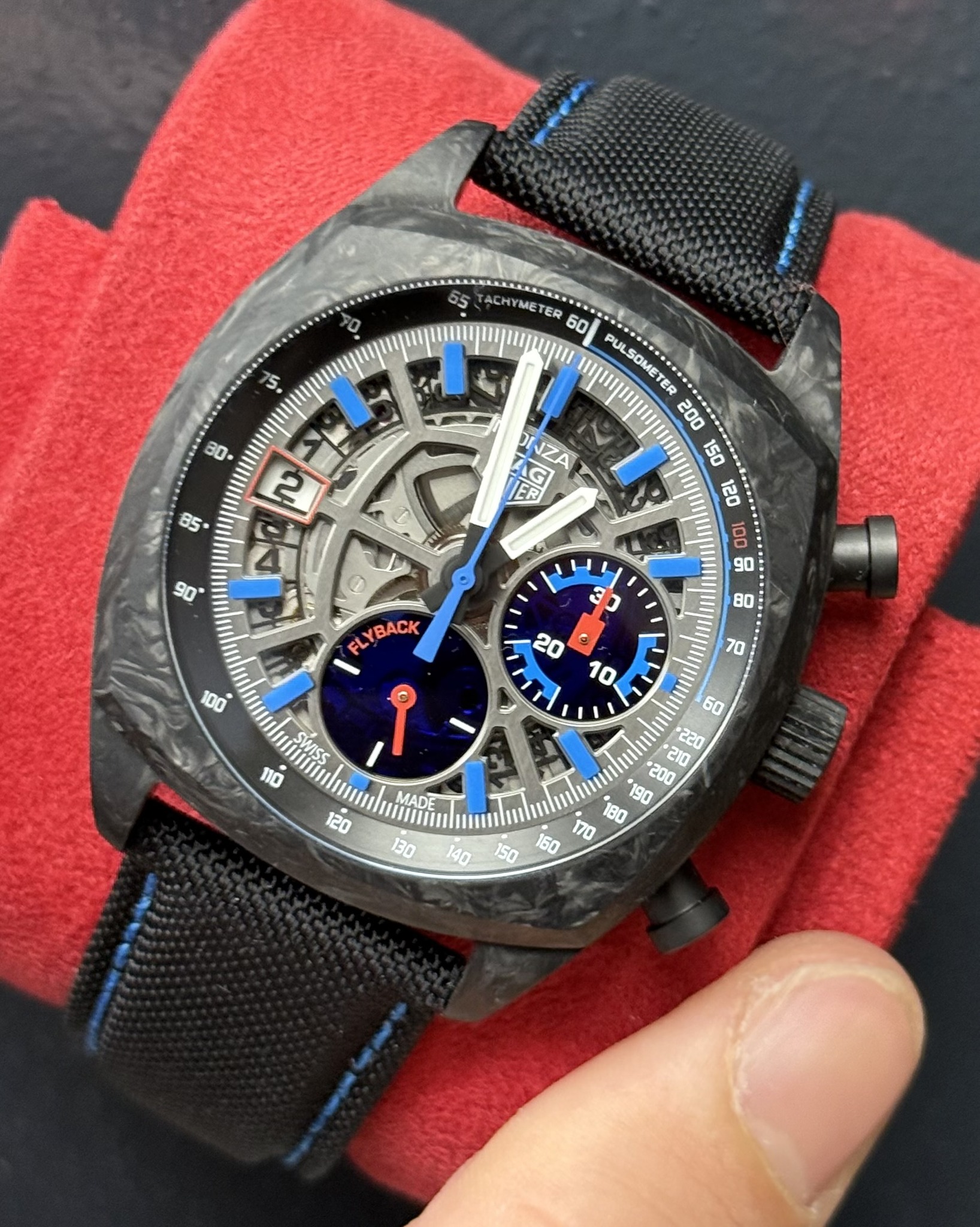 May be an image of wrist watch and text that says '5 99 00 လ AP JZA ER HYMETER 60 PULSOMETER TER BACK 3 車 រច MADE 120 60 こ2・ 320 ウ B0 140'