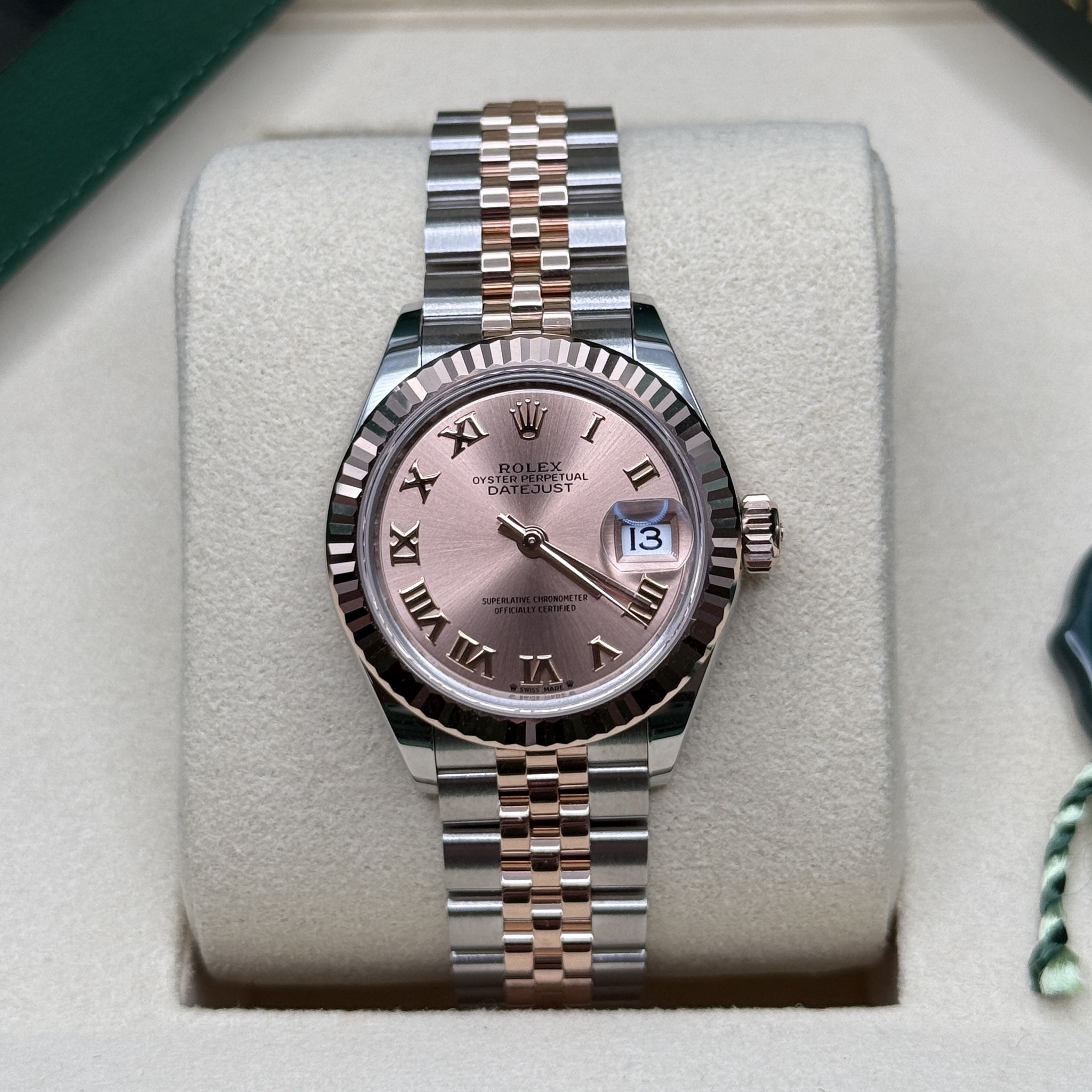 May be an image of wrist watch and text that says 'ETLIAL ST LIAL I II Xl X L 더부 CYA IX نست ለ لار 11 13 I บบท I'