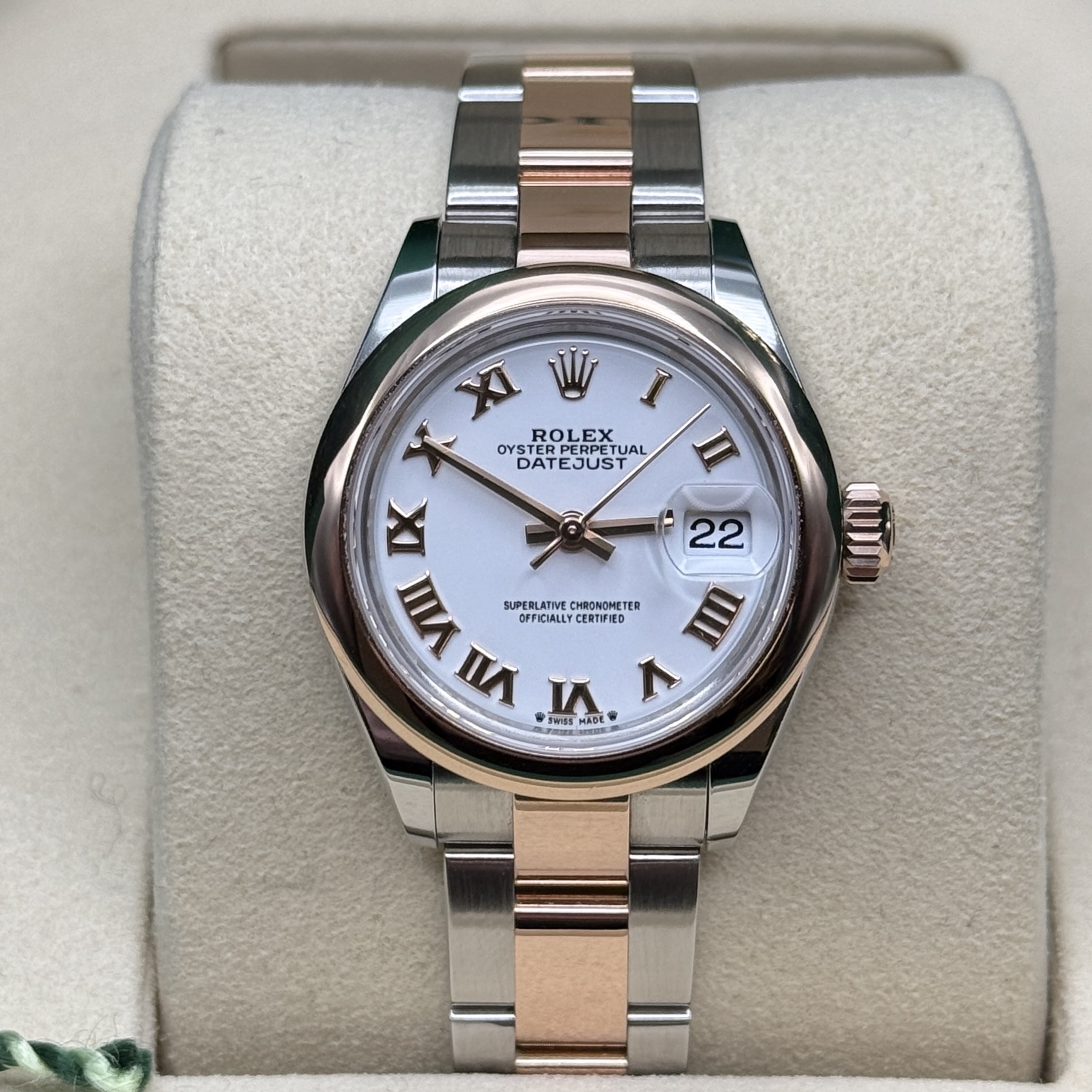 May be an image of wrist watch and text that says 'XI V I تای OYS DATEJUSTA ROLEX X OYSTER YSTERPERPET PERPETUAL TUAL DATEJUST OYSTOLETUAL EJUST EJUS DAT II แมท IX 22 VIVII VII…