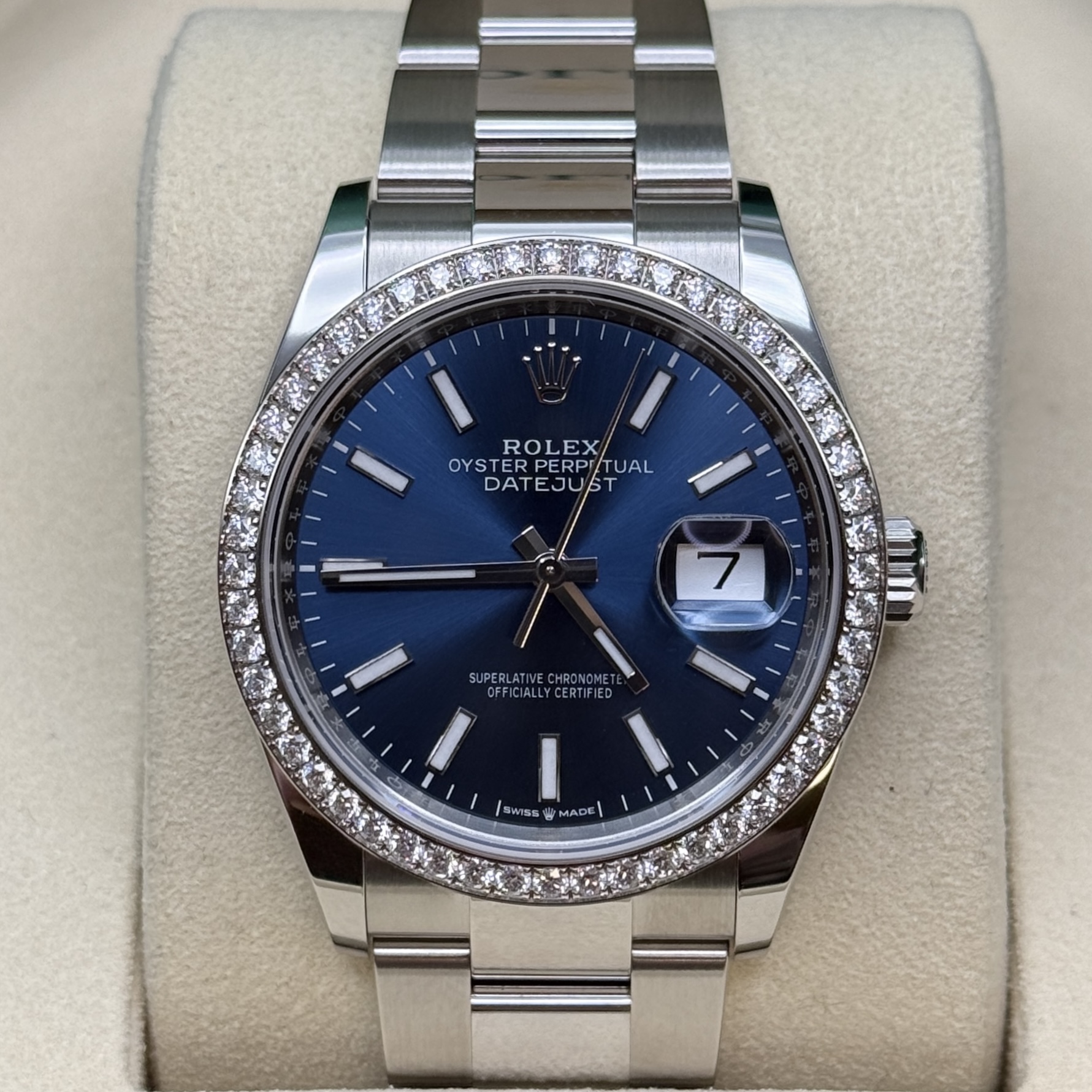 May be an image of wrist watch and text that says 'ম ROLEX EX OYST OYSTER RPERP OYSTERPERPI/TUAL STERPERP TUAL DATEJUS DATEJUST ST DAT EJU 7 SUPR CFFICIALLYCERTIFIE OFFICIALLY…