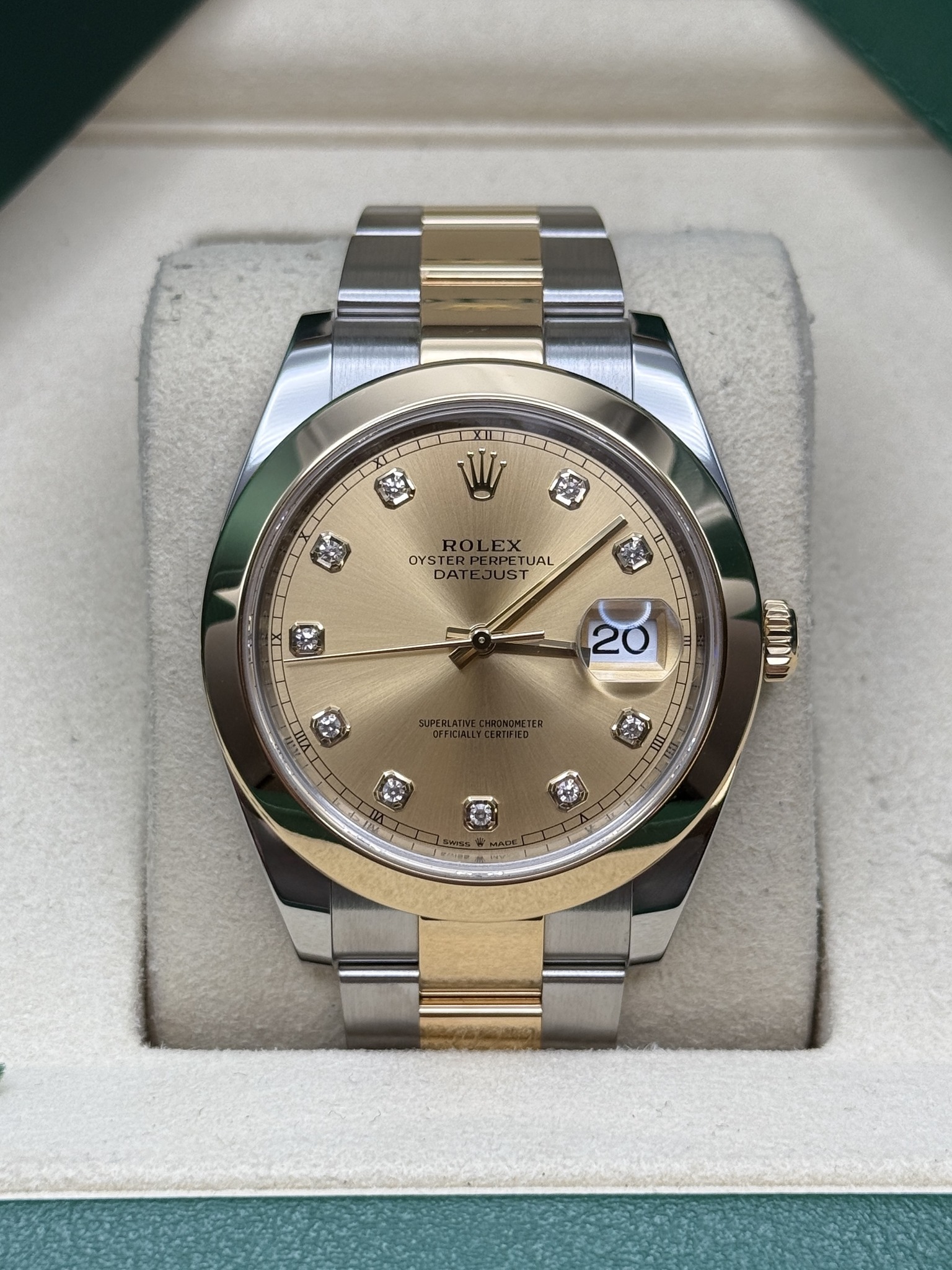 May be an image of wrist watch and text that says 'W RO OYST DA B1 EX PETUAL JAL JST 梅 画 เ 2 D0 રહয় ቅሚስ Ra'